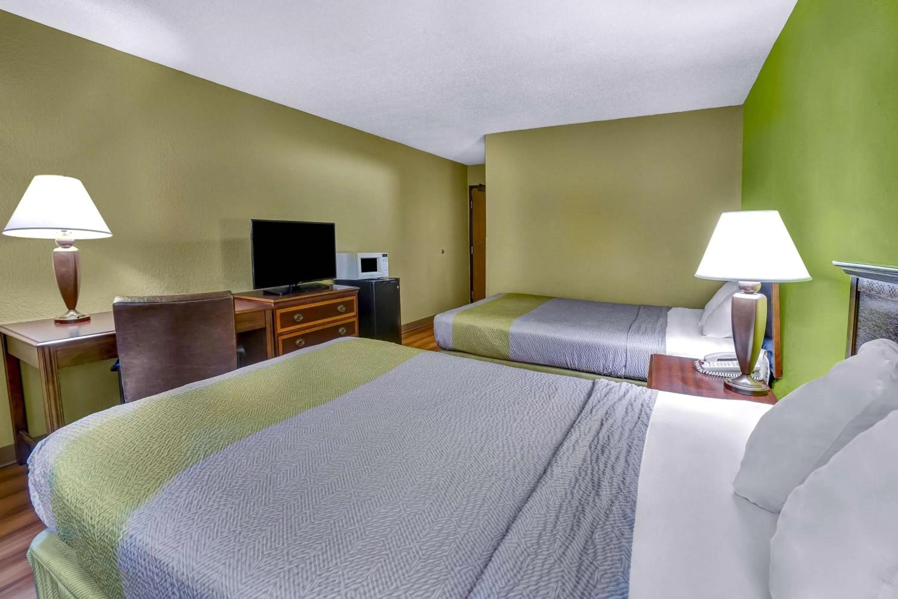 Bedroom, Bed in Motel 6 Morehead, KY