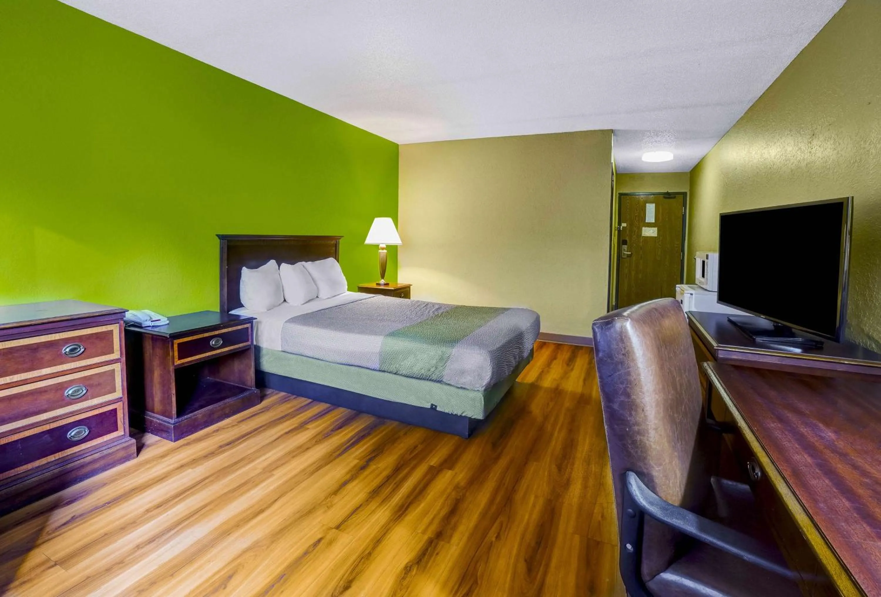 Bedroom, Bed in Motel 6 Morehead, KY