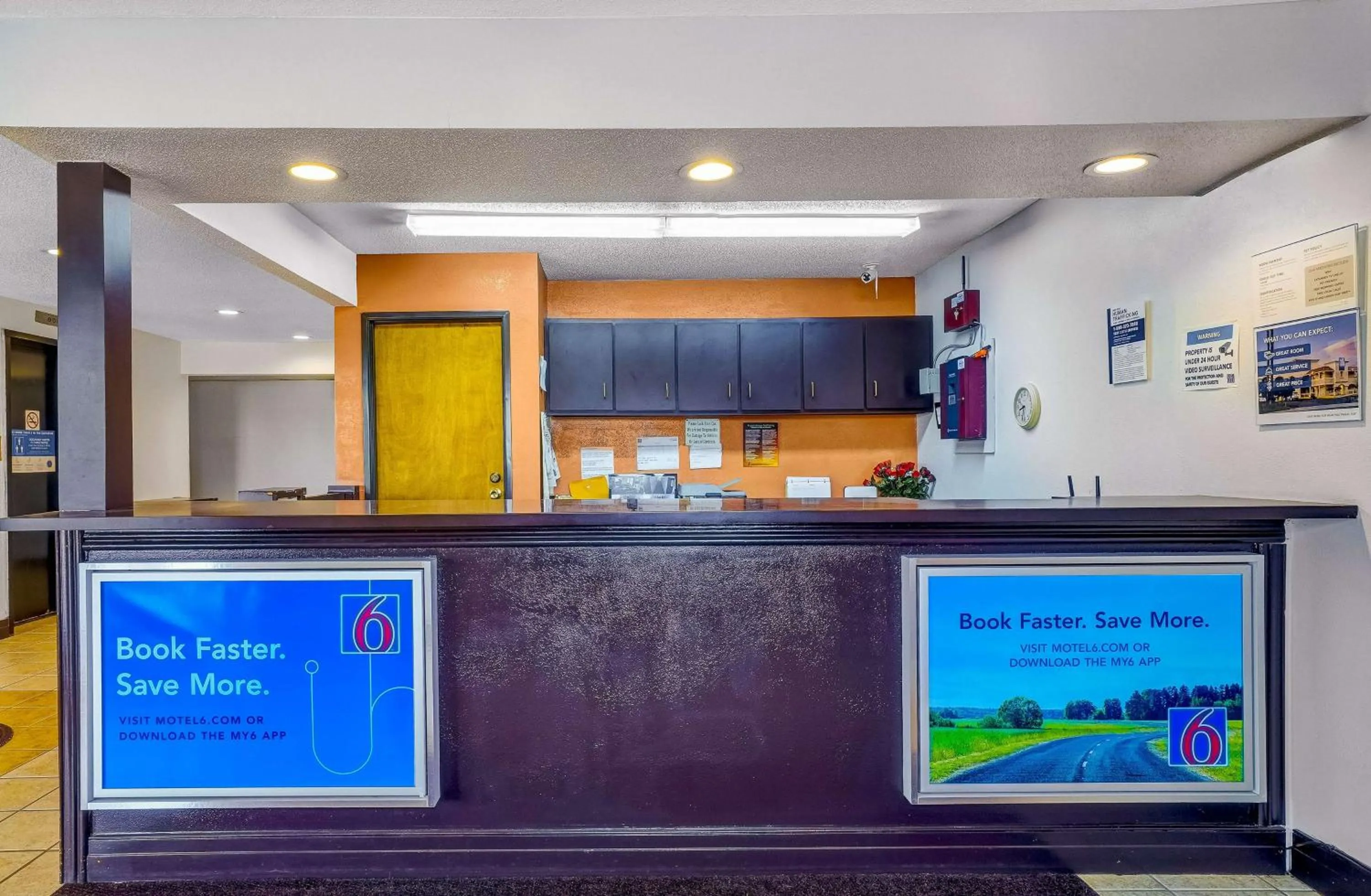 Lobby or reception in Motel 6 Morehead, KY