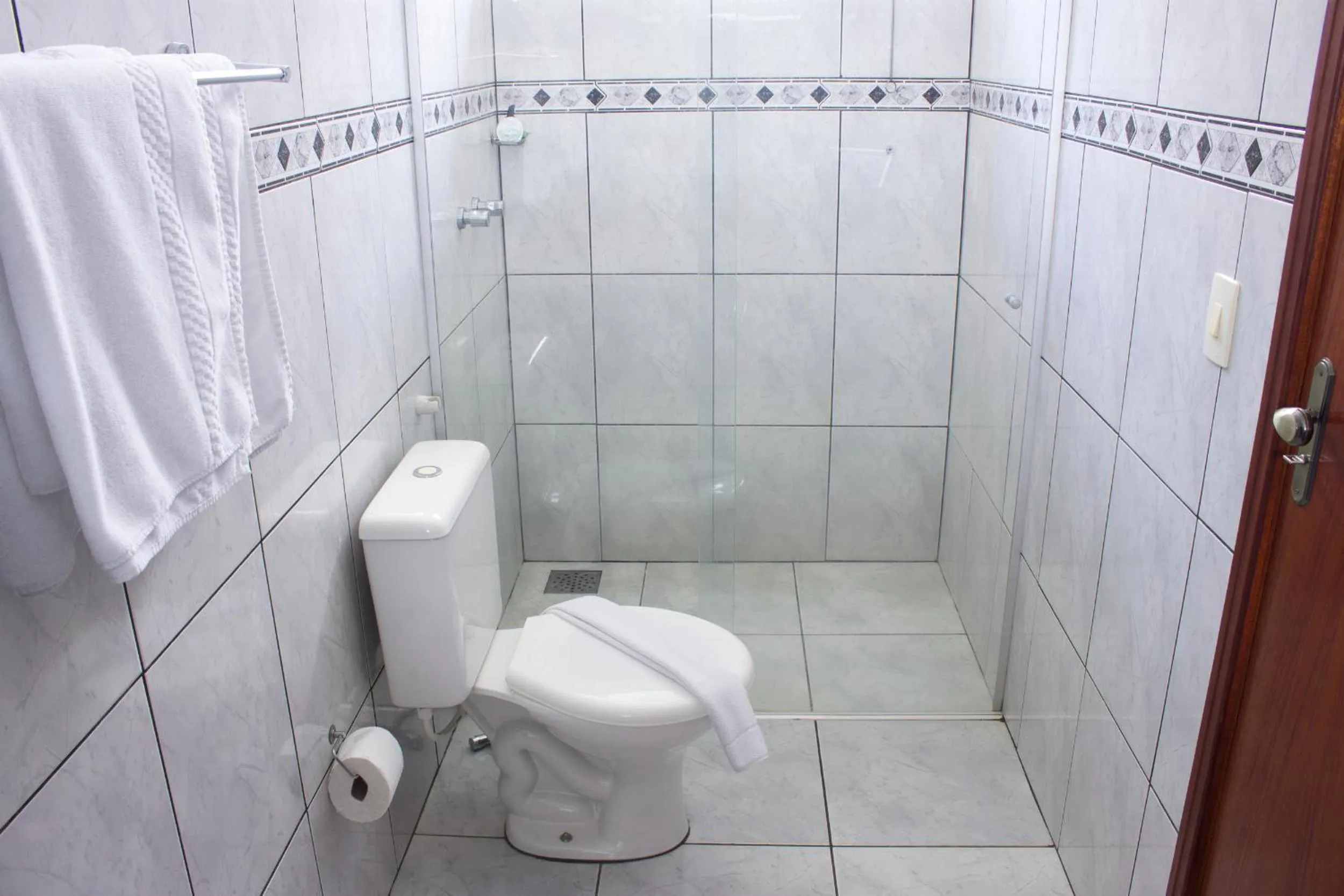 Shower in Rio Claro Plaza Hotel