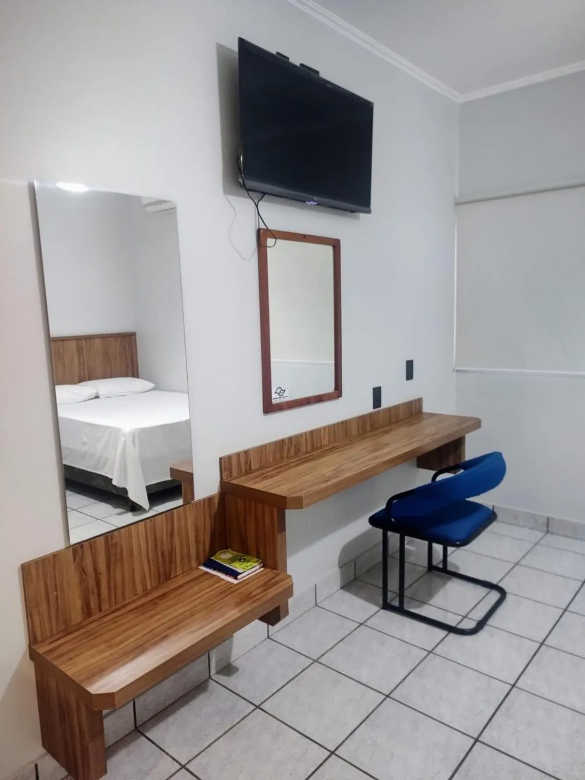 TV and multimedia in Rio Claro Plaza Hotel