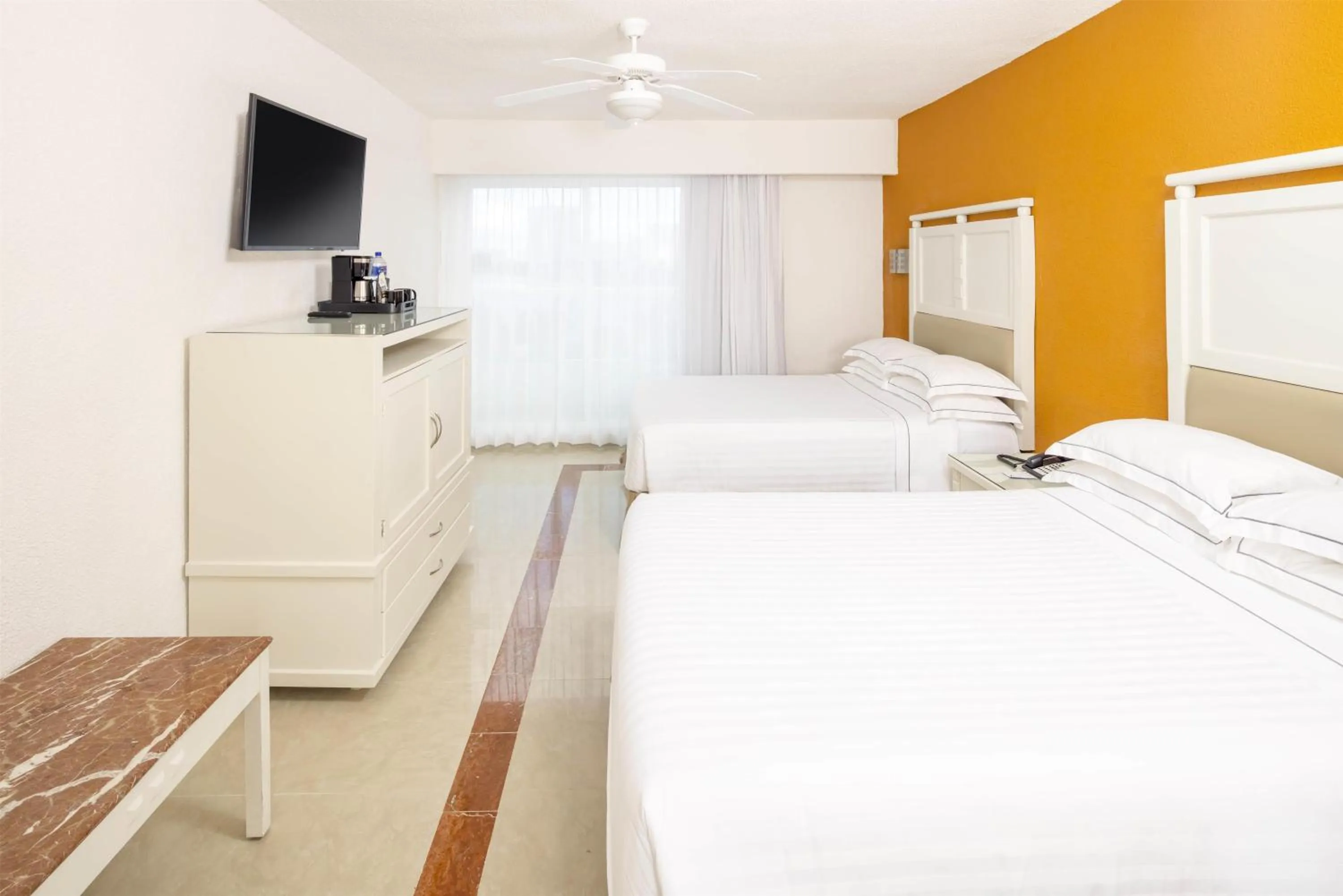 Bedroom, Bed in Occidental Costa Cancún - All Inclusive