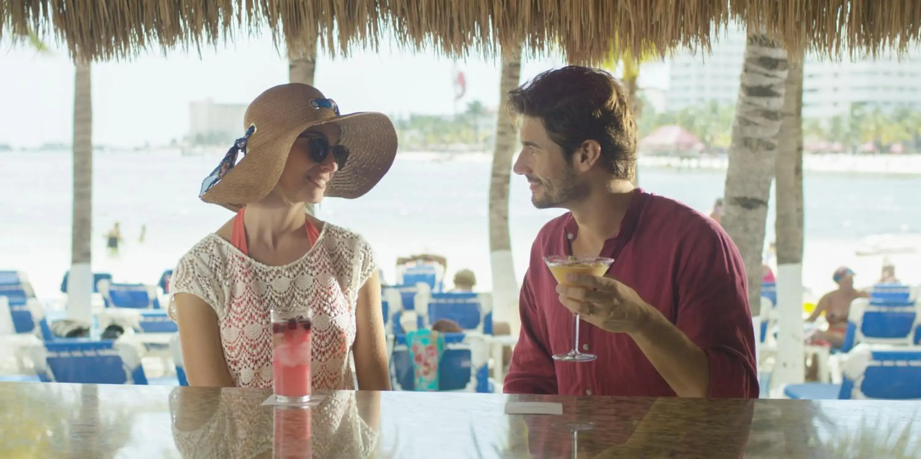 Lounge or bar in Occidental Costa Cancún - All Inclusive Lounge or bar in Occidental Costa Cancún - All Inclusive