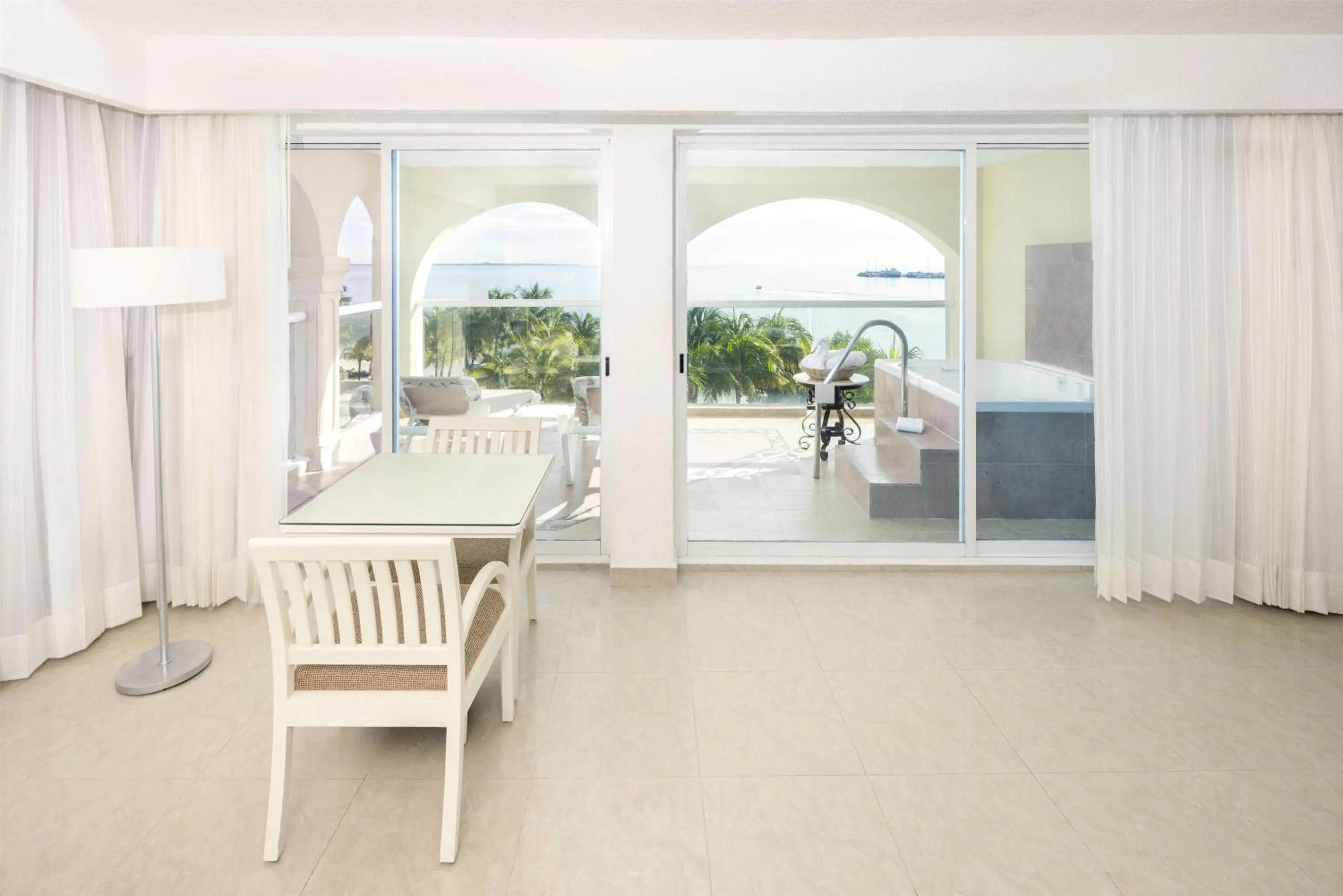 Photo of the whole room in Occidental Costa Cancún - All Inclusive