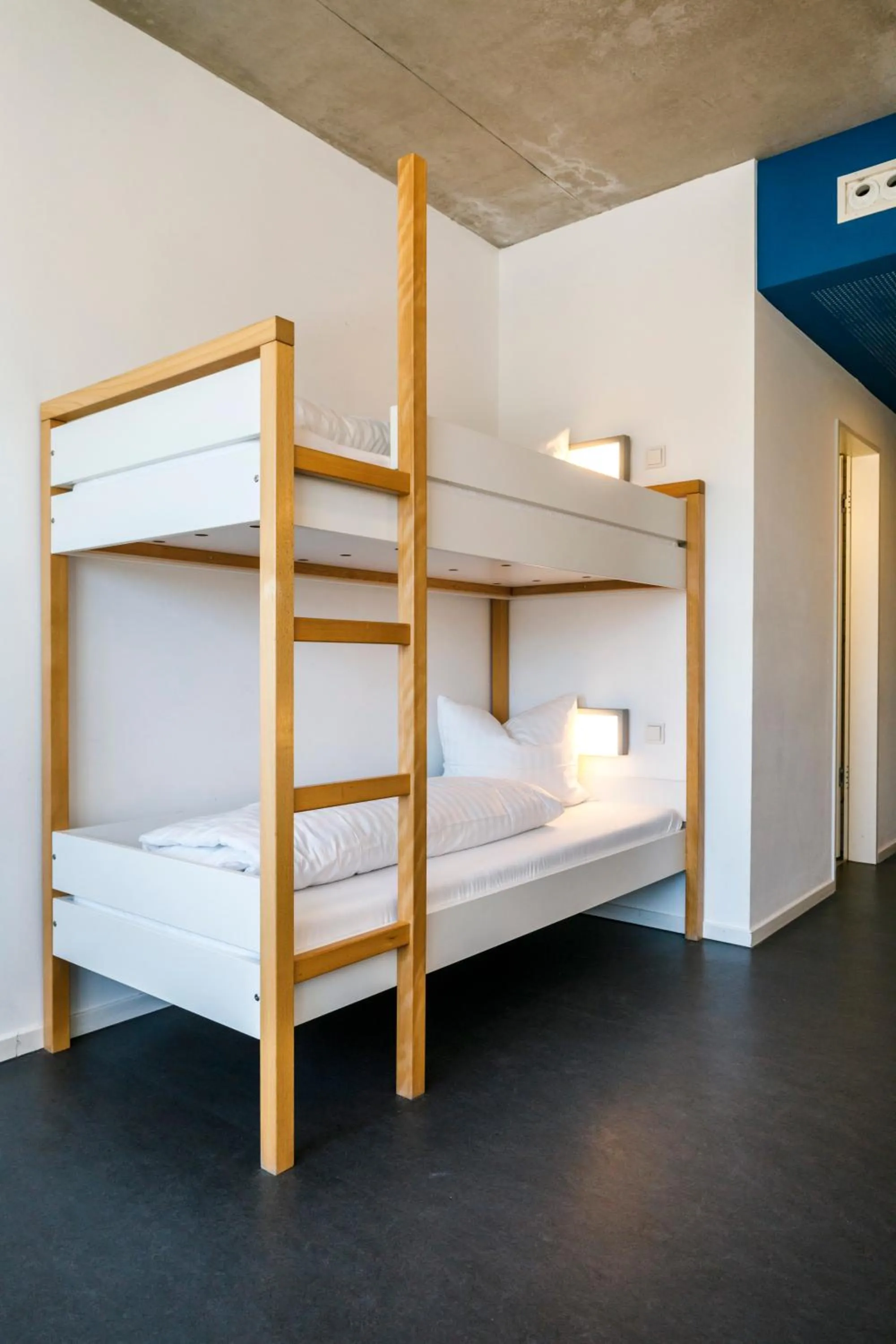 bunk bed, Bed in Jugendherberge Schweinfurt