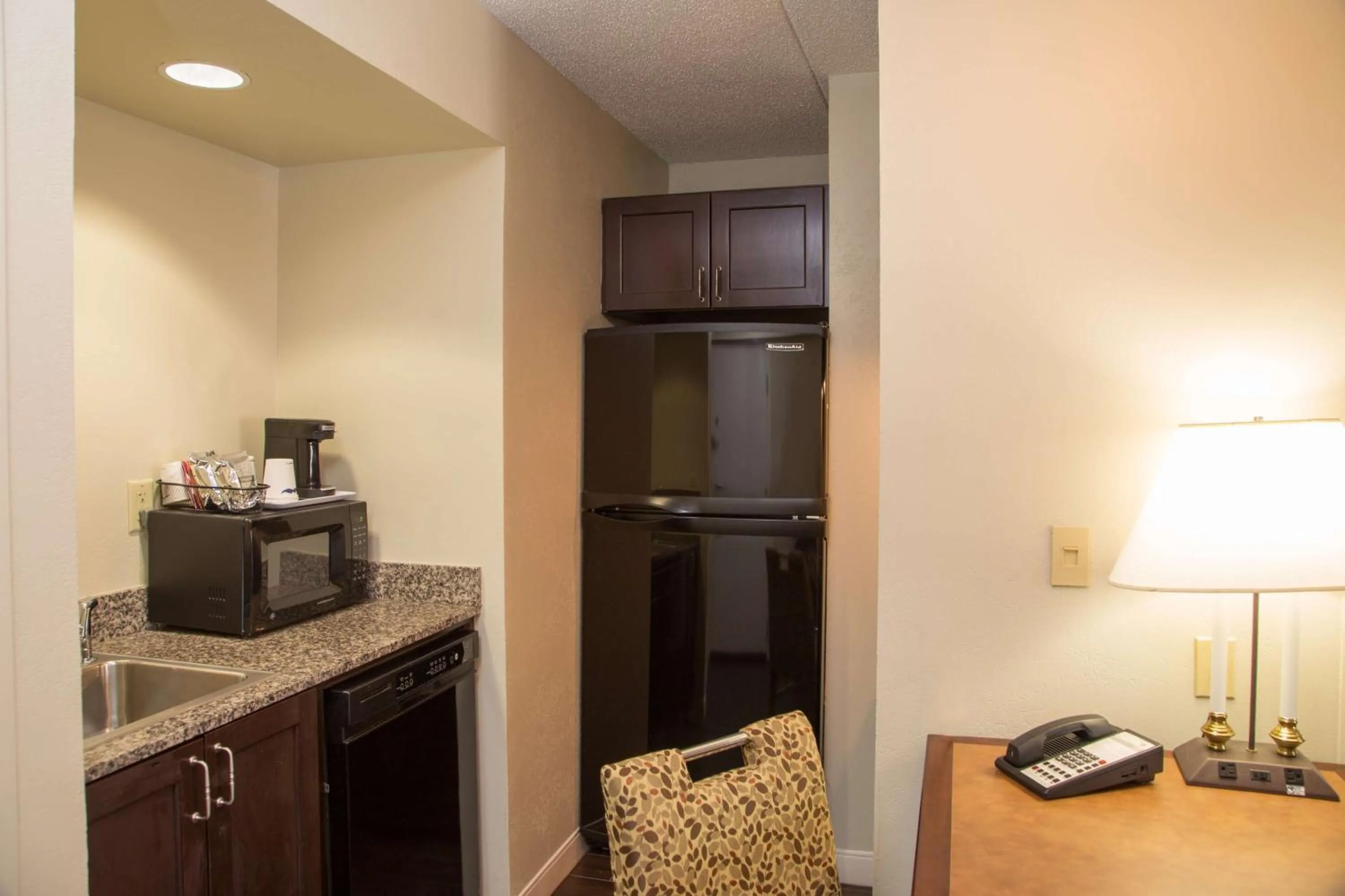 Kitchen or kitchenette in Hampton Inn & Suites Albany-Downtown