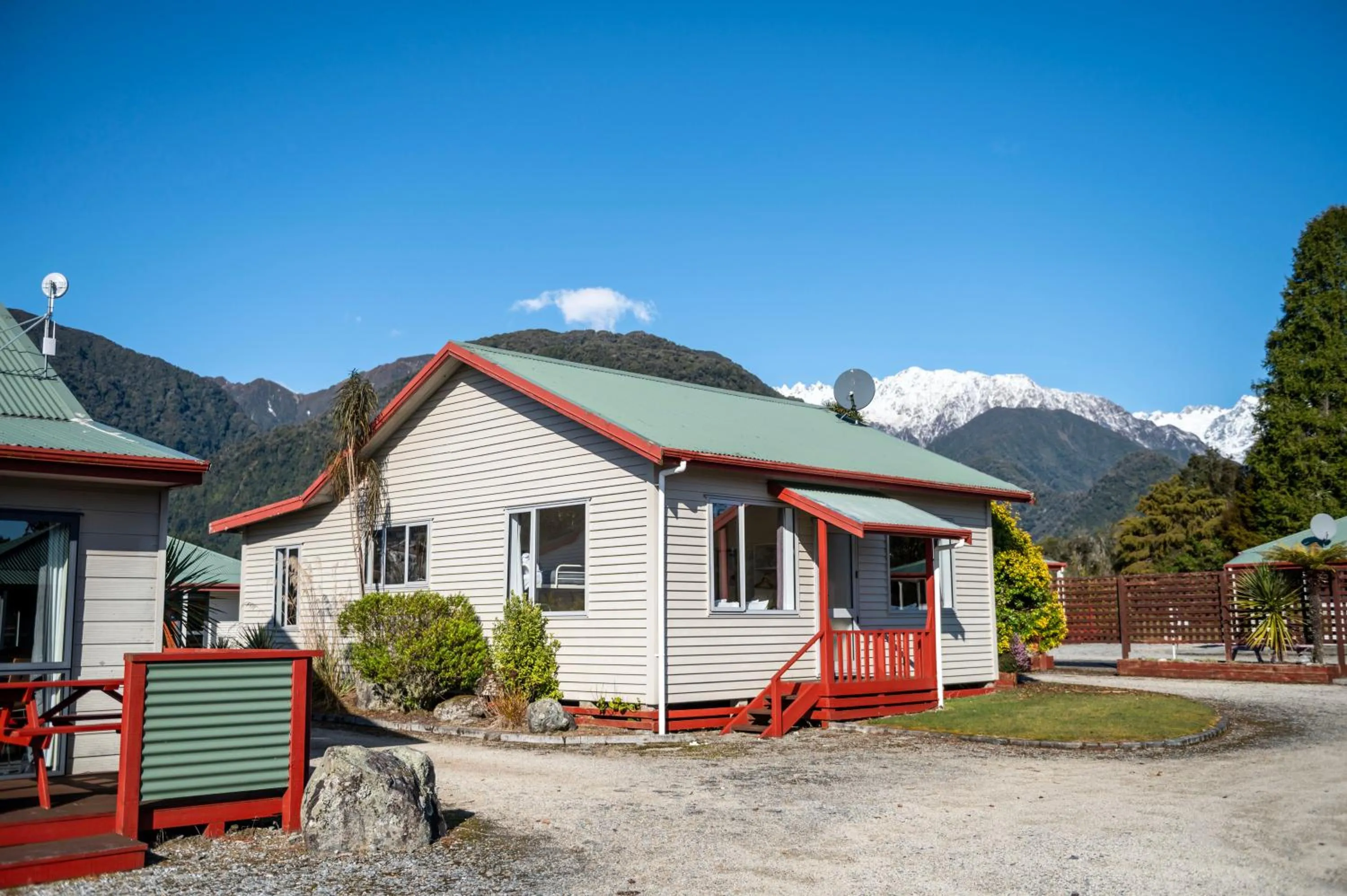 Property building in Franz Josef TOP 10 Holiday Park