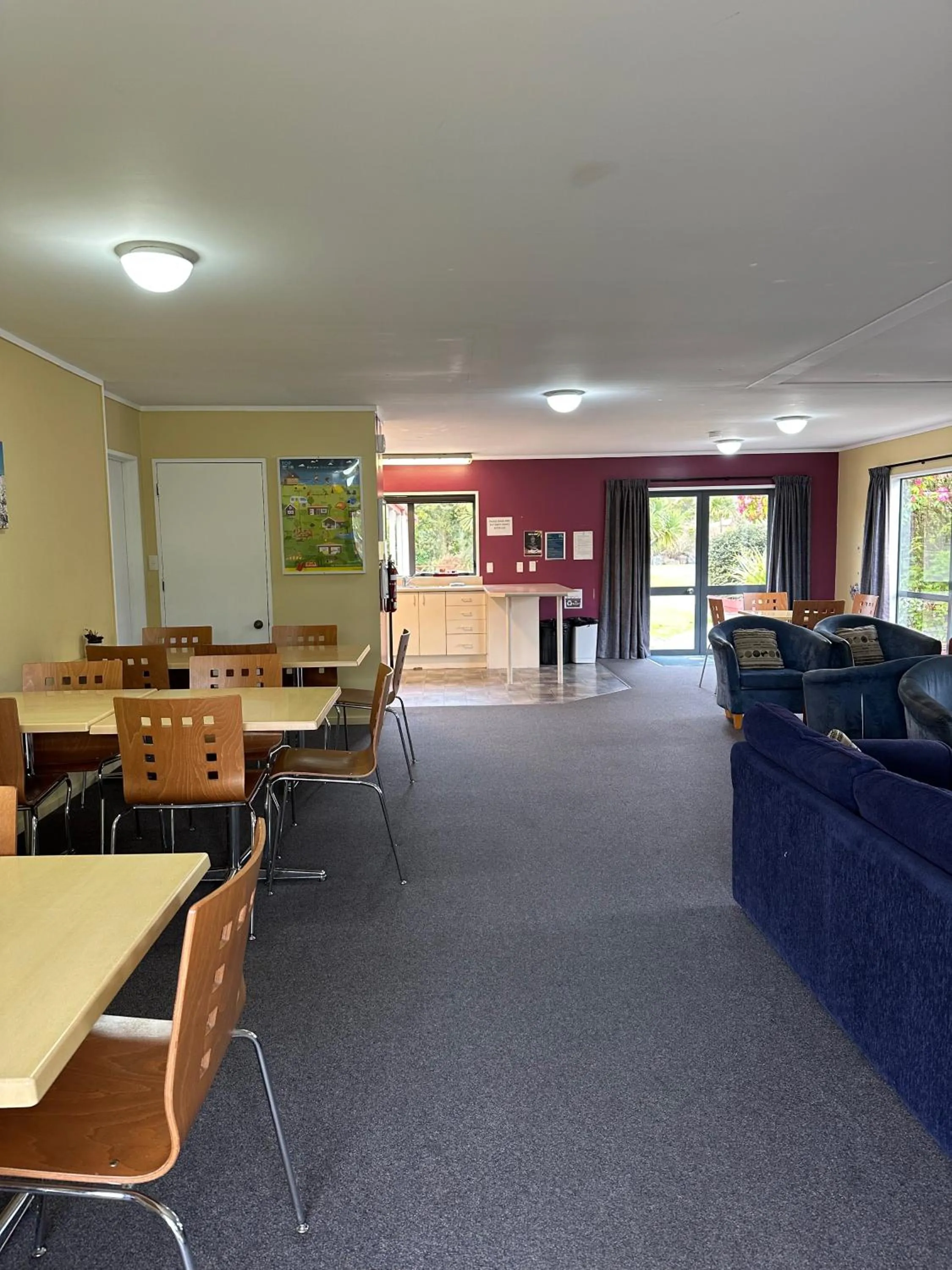 Communal lounge/ TV room in Franz Josef TOP 10 Holiday Park