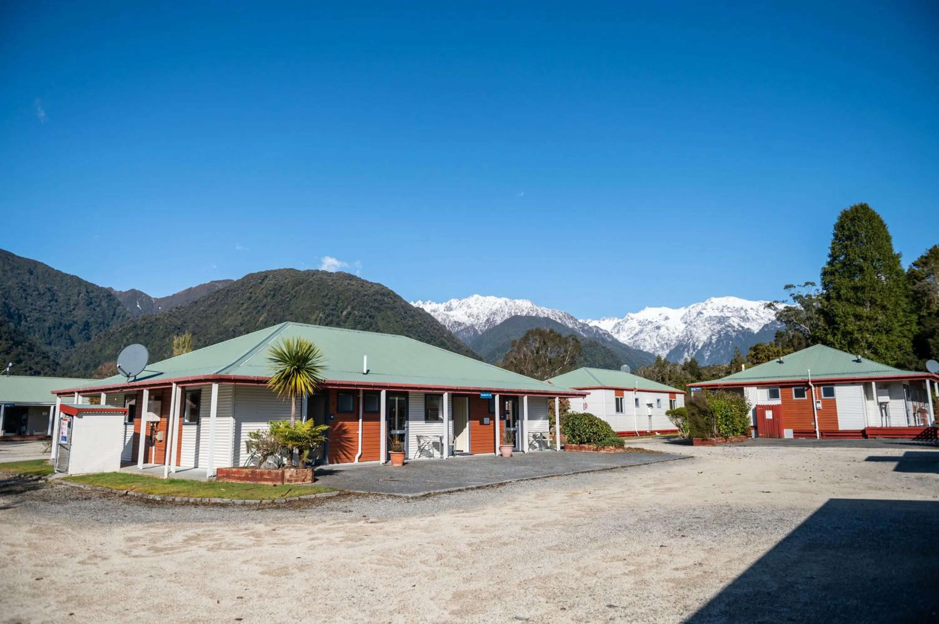 Property building in Franz Josef TOP 10 Holiday Park