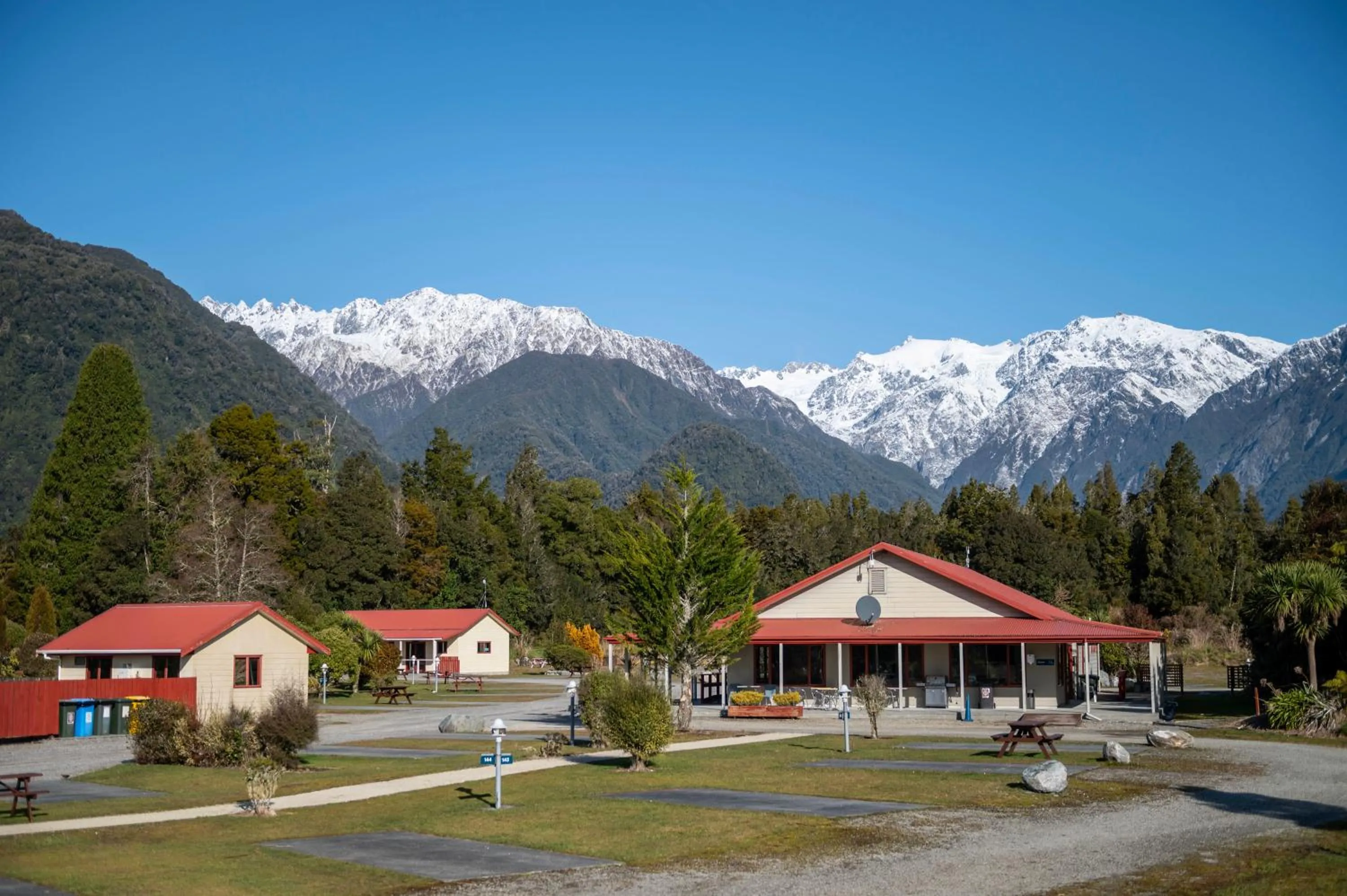 Property building in Franz Josef TOP 10 Holiday Park