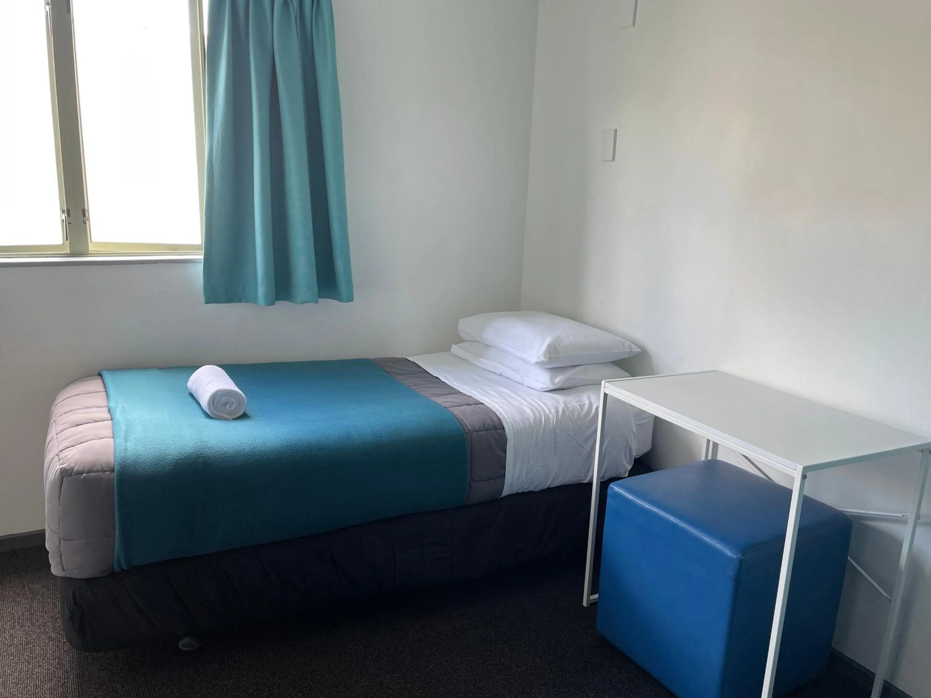 Photo of the whole room, Bed in YHA Nelson