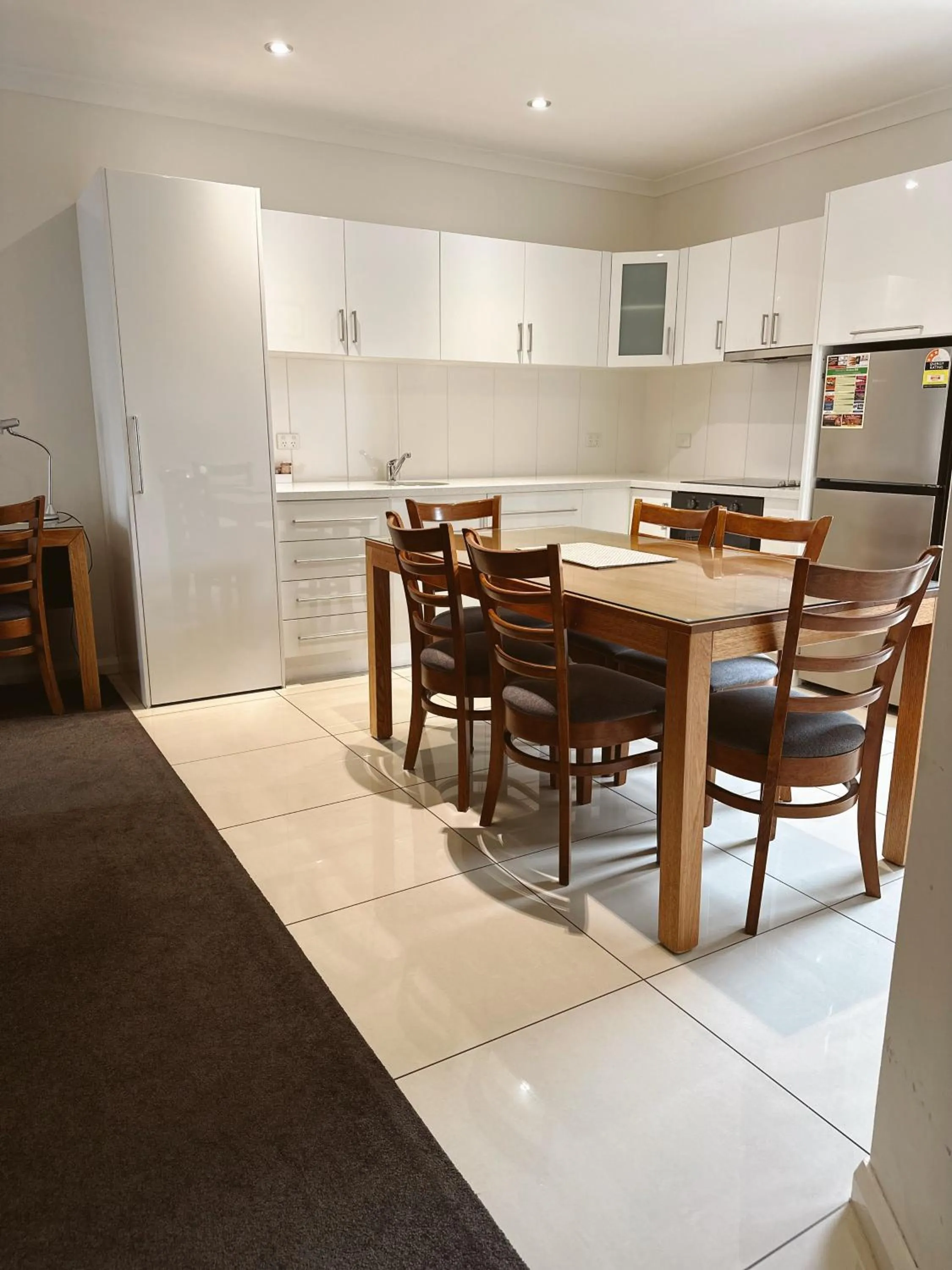 Kitchen or kitchenette in Red Earth Motel