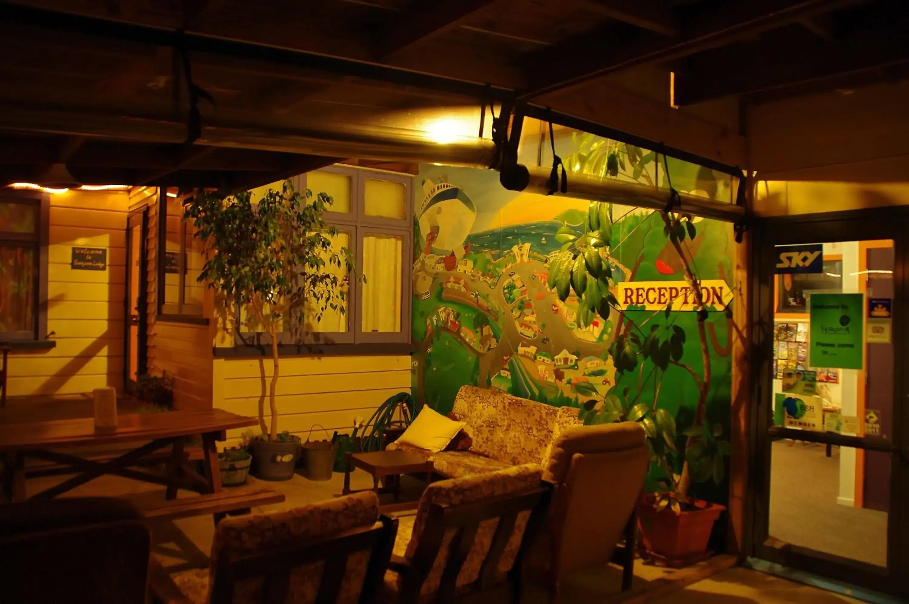 Lobby or reception in Sequoia Lodge Backpackers Lobby or reception in Sequoia Lodge Backpackers