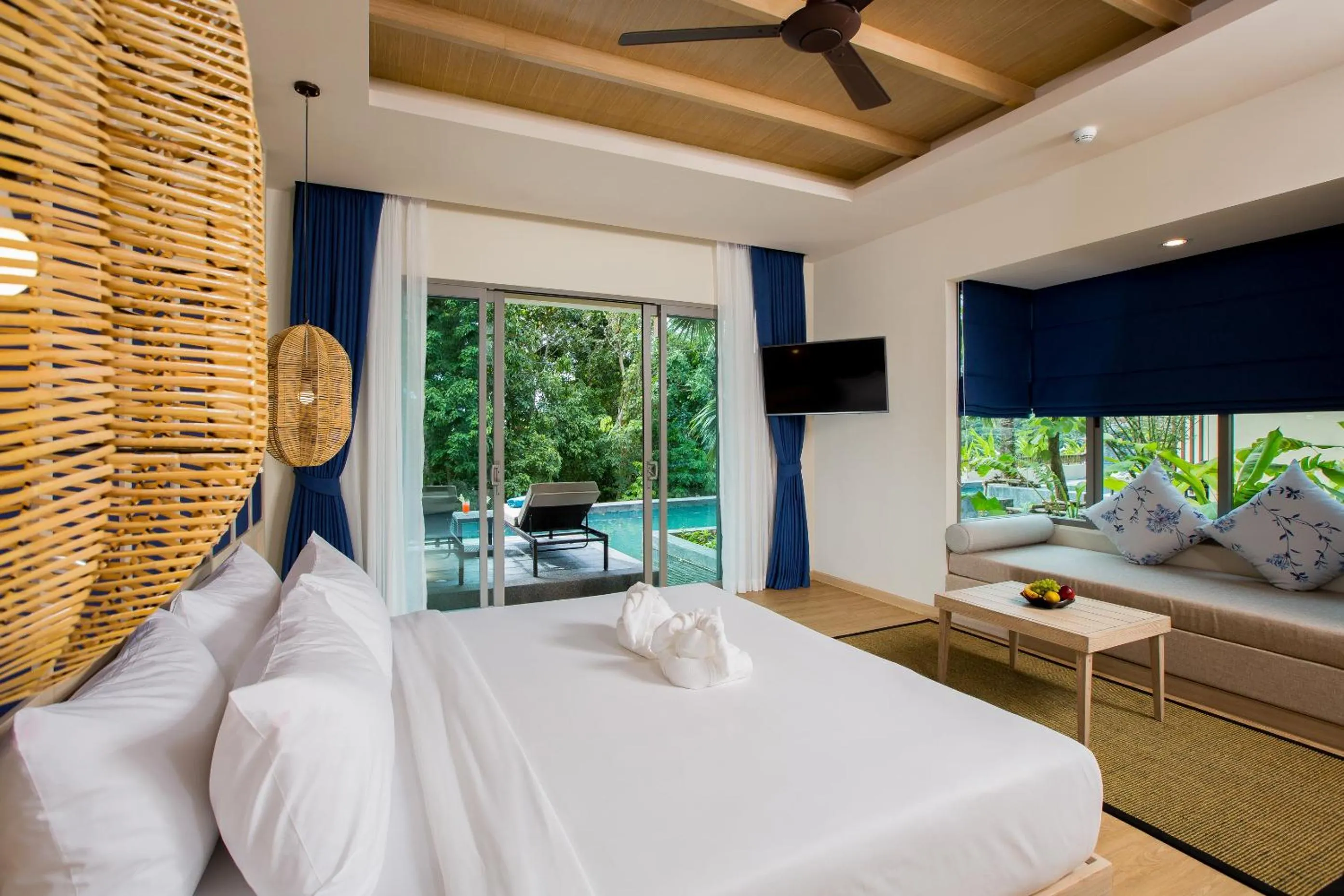Bedroom, Bed in Mandarava Resort and Spa, Karon Beach