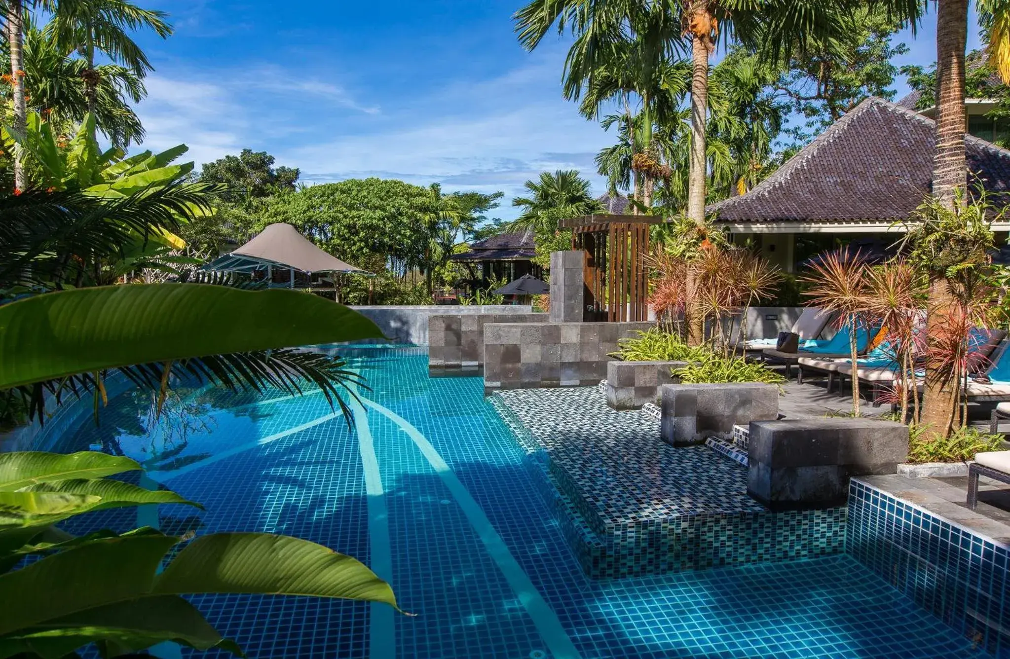 Facade/entrance in Mandarava Resort and Spa, Karon Beach Facade/entrance in Mandarava Resort and Spa, Karon Beach