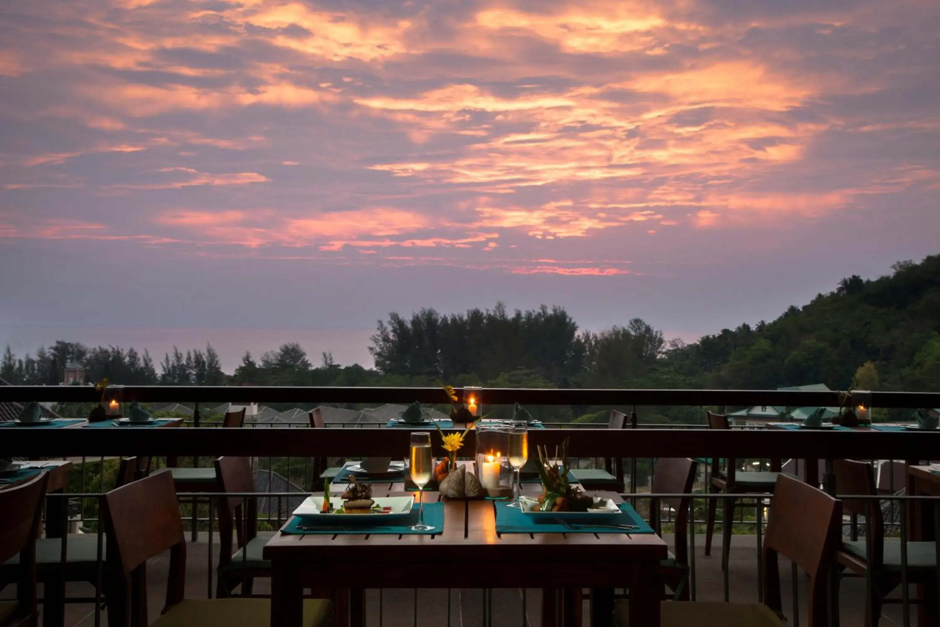 Restaurant/places to eat in Mandarava Resort and Spa, Karon Beach Restaurant/places to eat in Mandarava Resort and Spa, Karon Beach