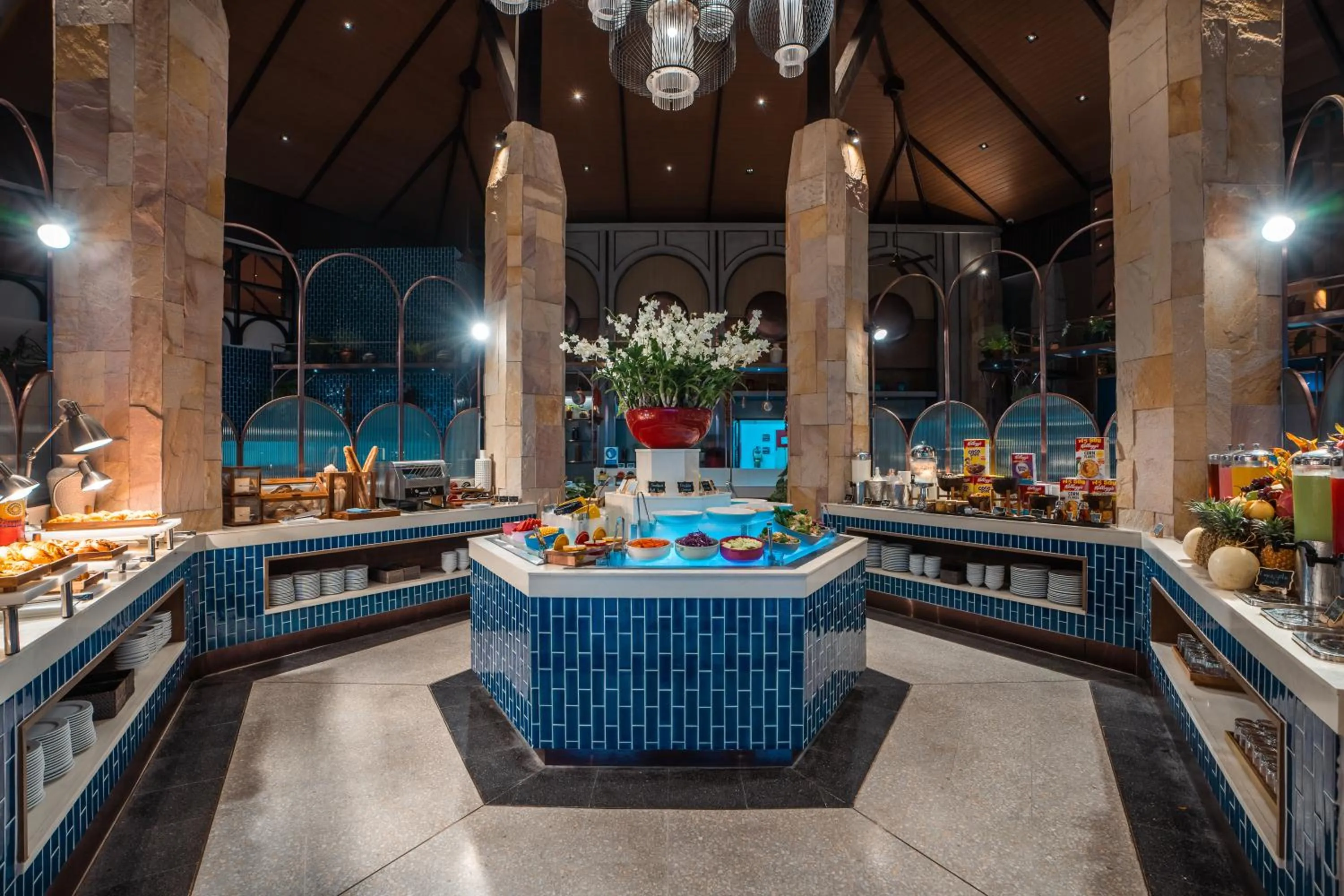 Restaurant/places to eat in Mandarava Resort and Spa, Karon Beach