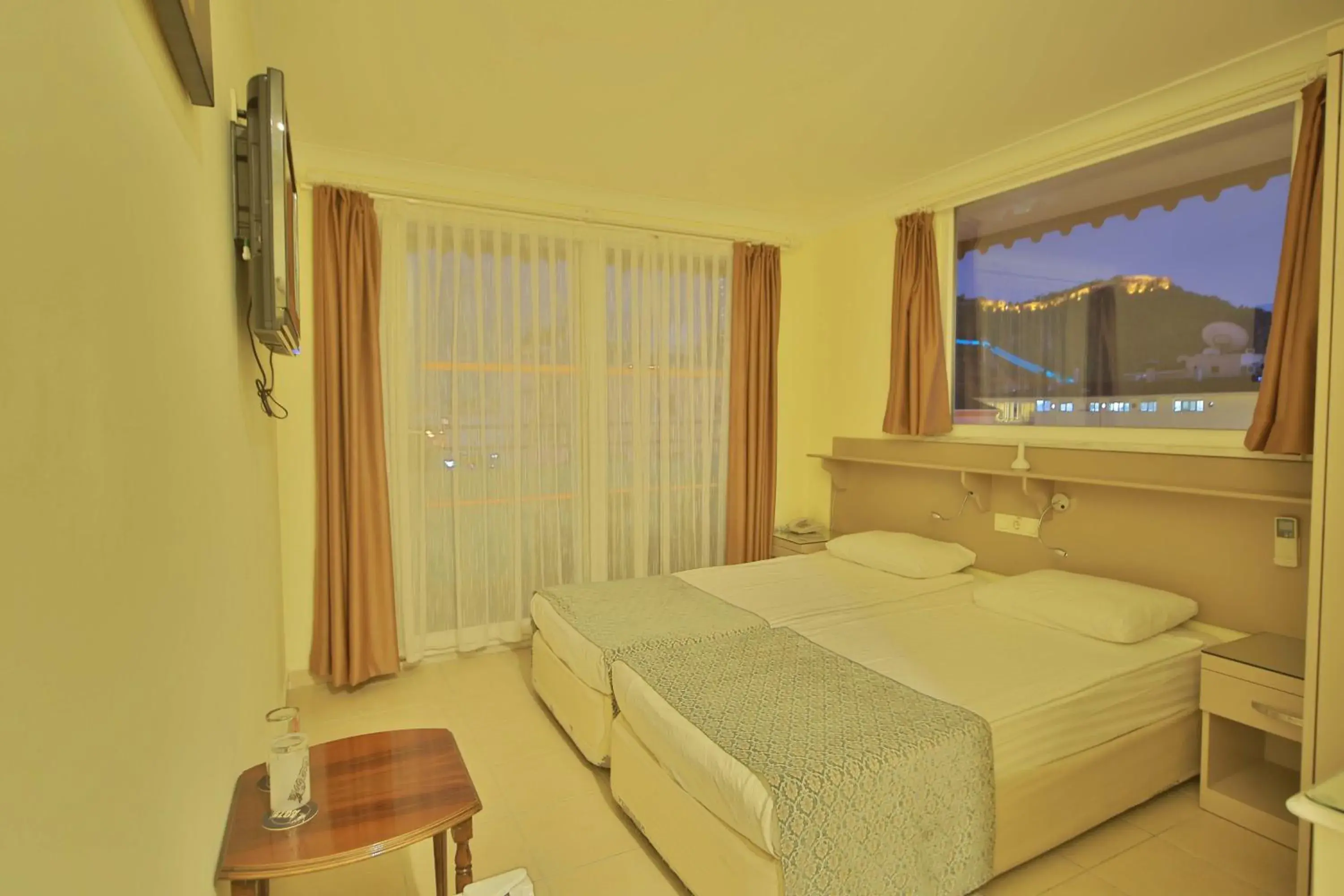 Photo of the whole room in Gallion Hotel Photo of the whole room in Gallion Hotel