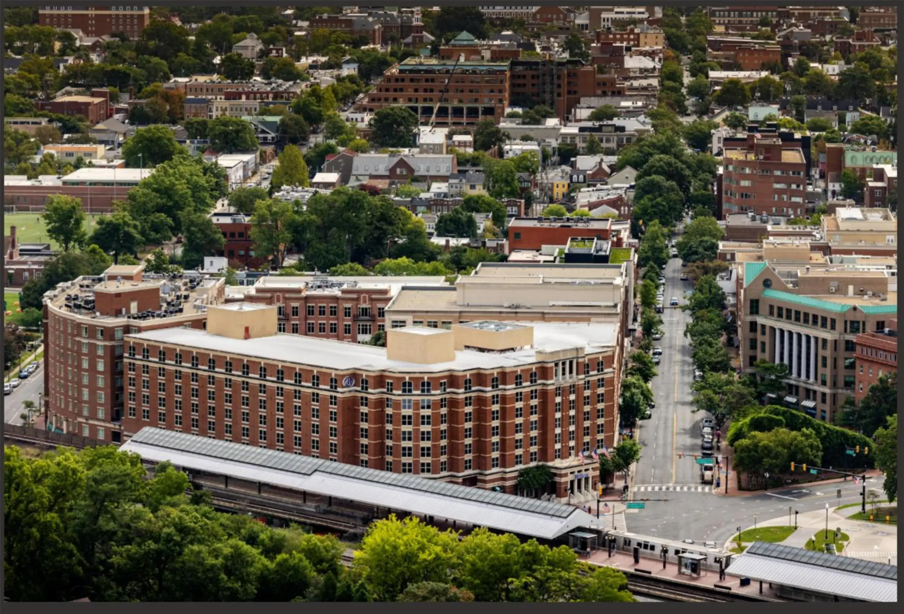 Property building in Hilton Alexandria Old Town Property building in Hilton Alexandria Old Town