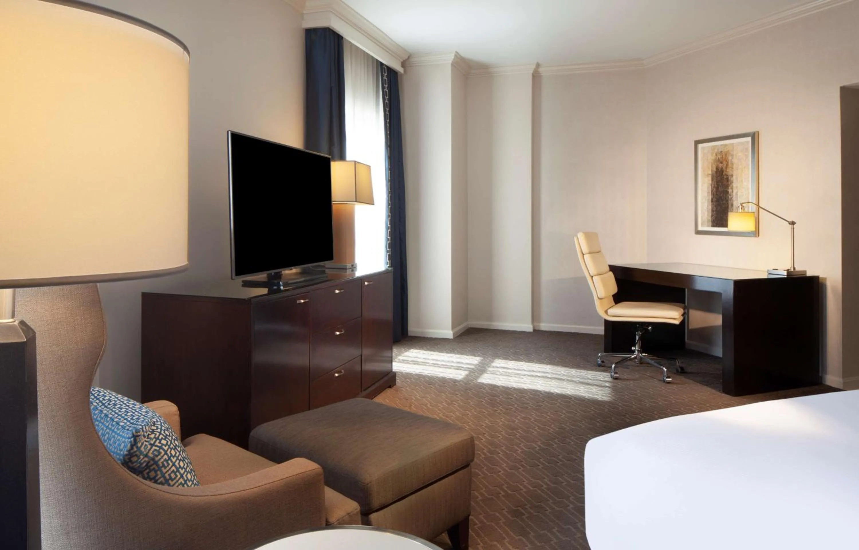 Bedroom, Bed in Hilton Alexandria Old Town