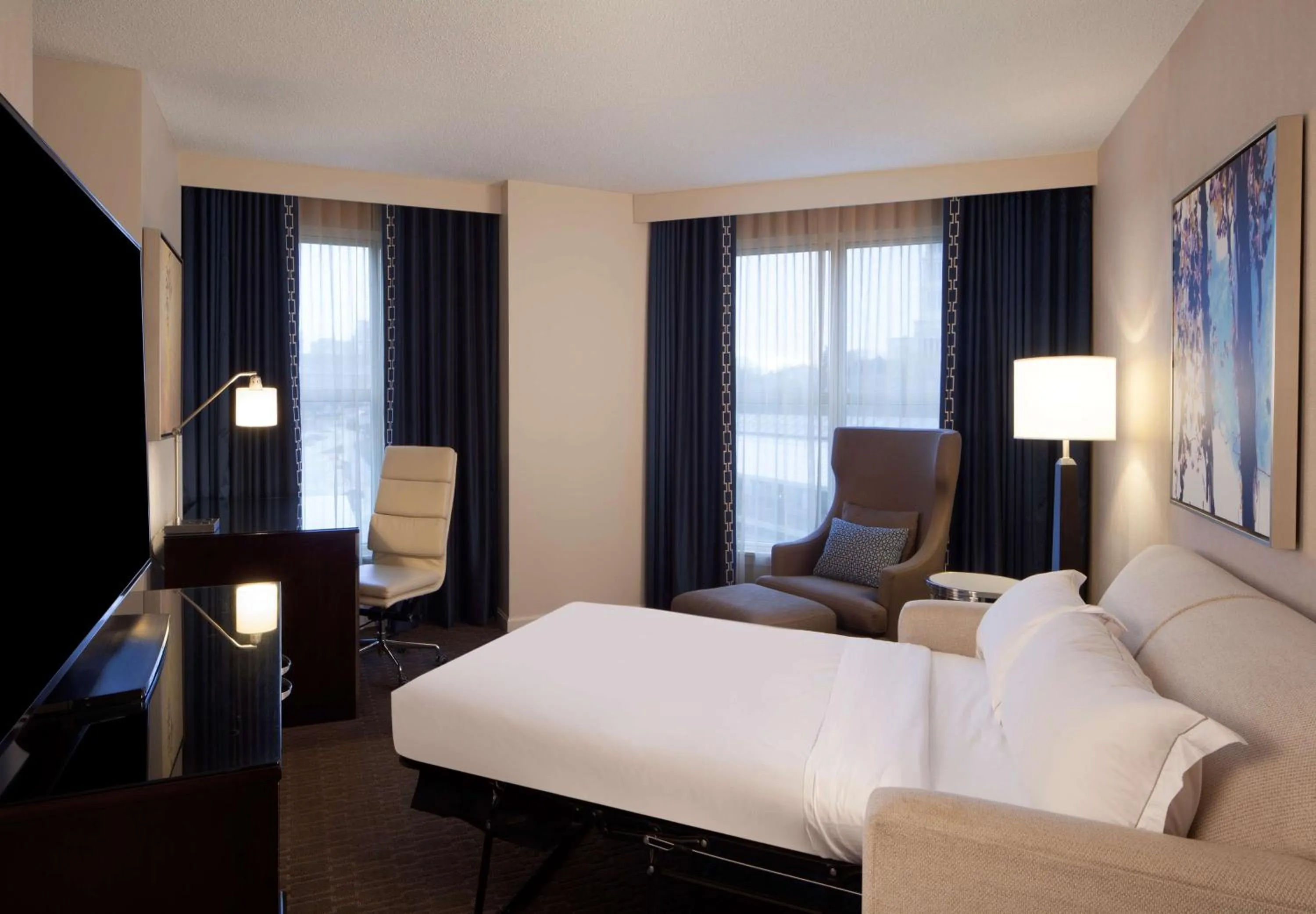 Bedroom, Bed in Hilton Alexandria Old Town