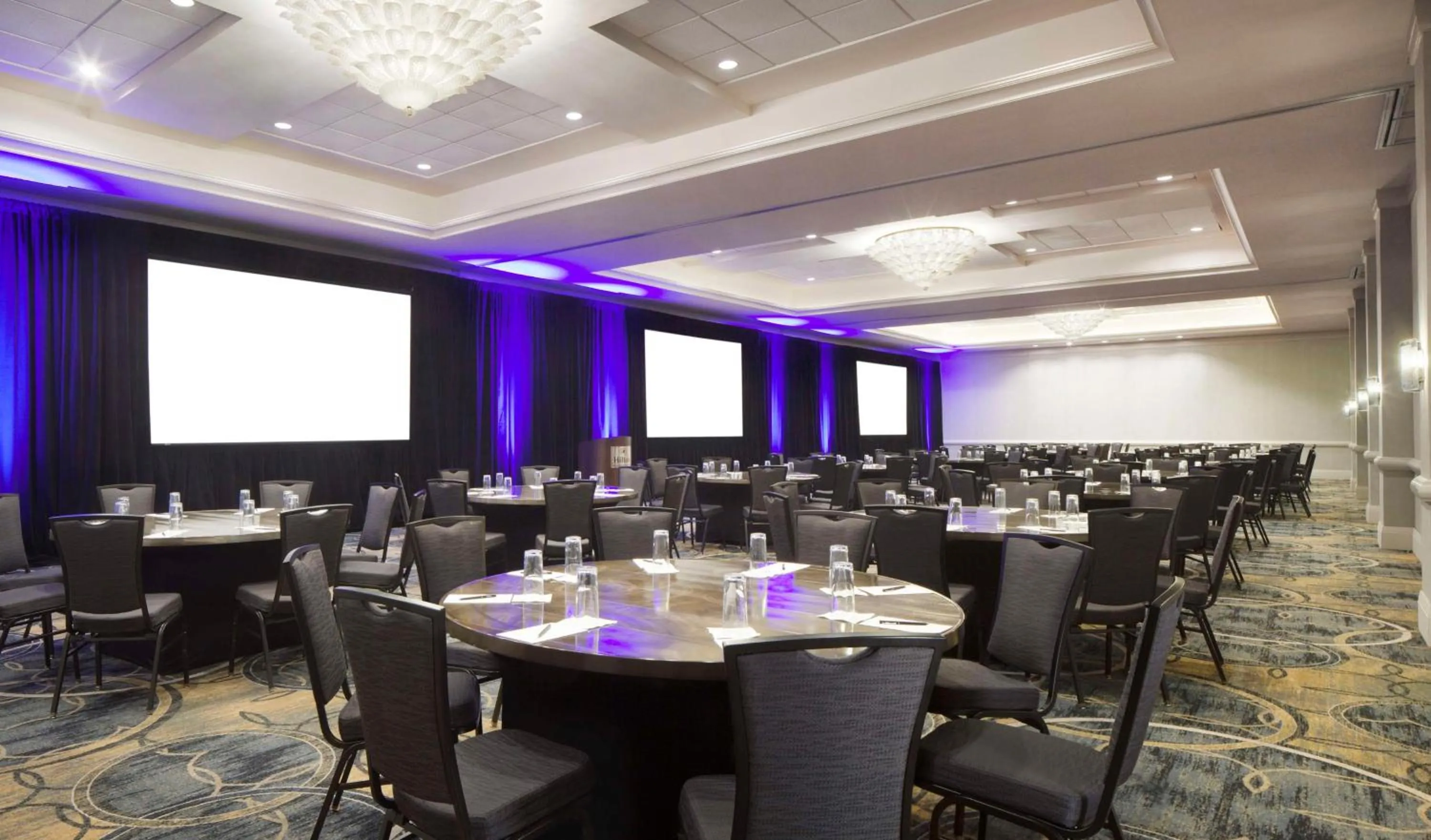 Meeting/conference room in Hilton Alexandria Old Town