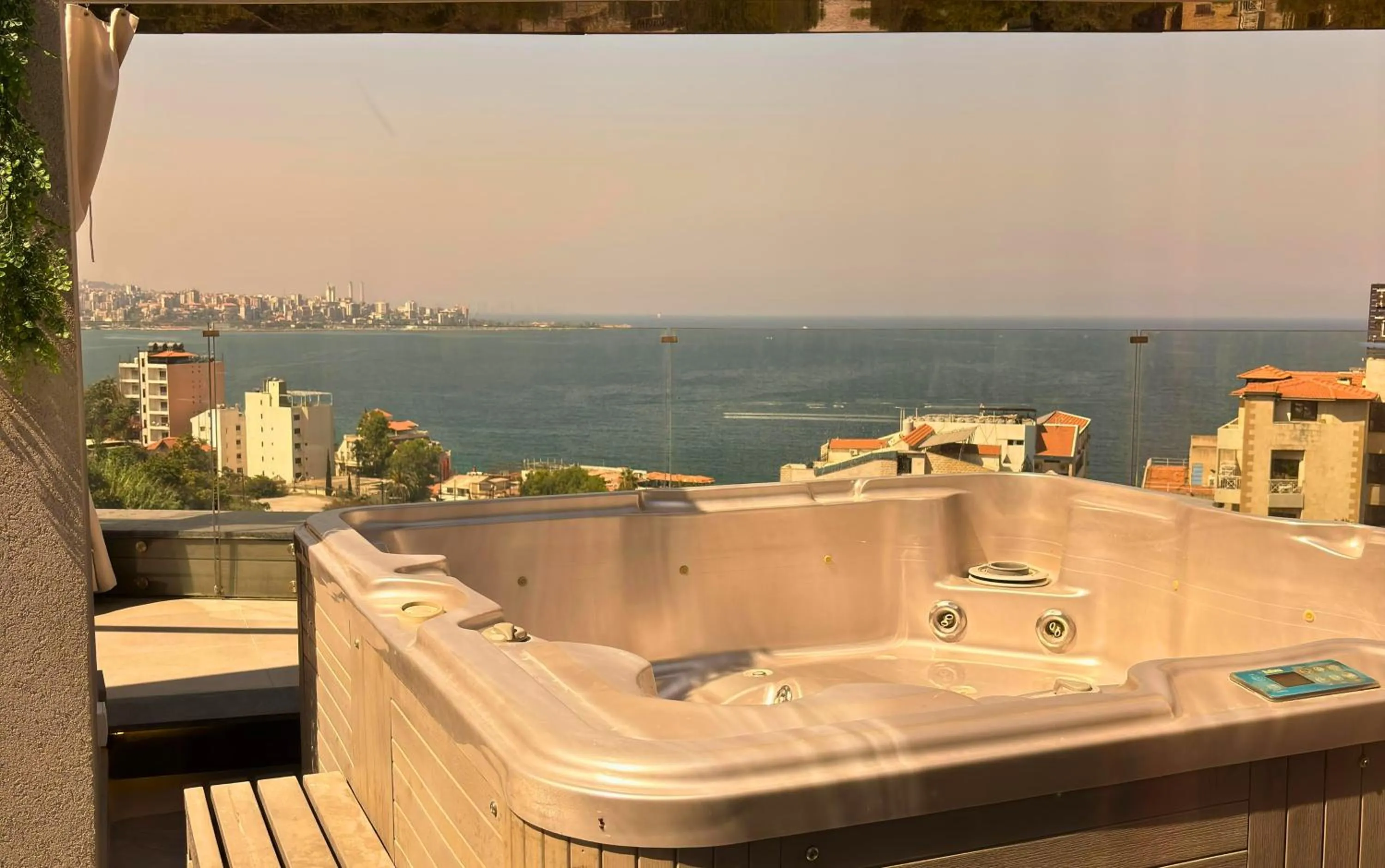 Hot Tub in Hotel Xperience