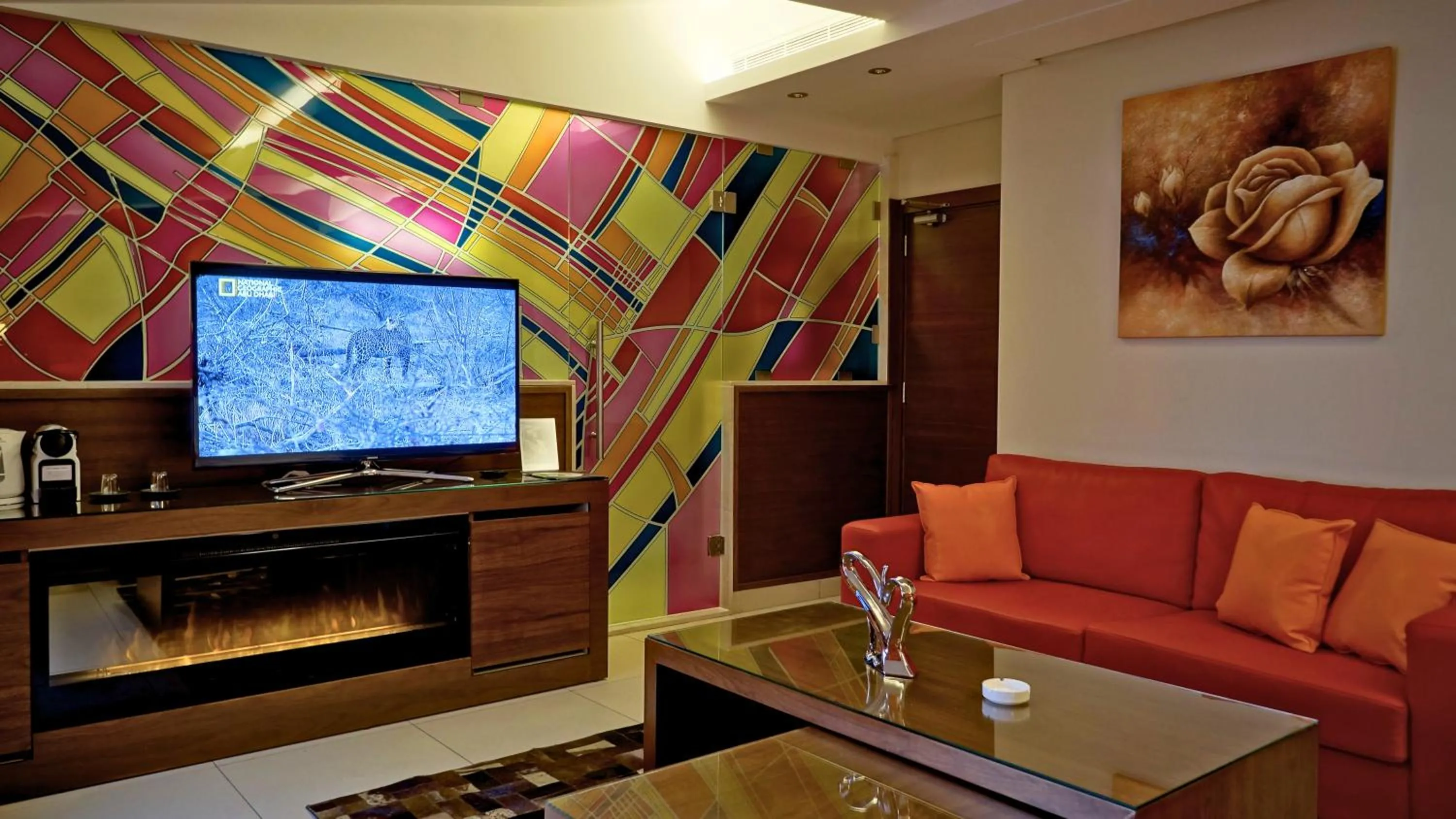 Communal lounge/ TV room in Hotel Xperience
