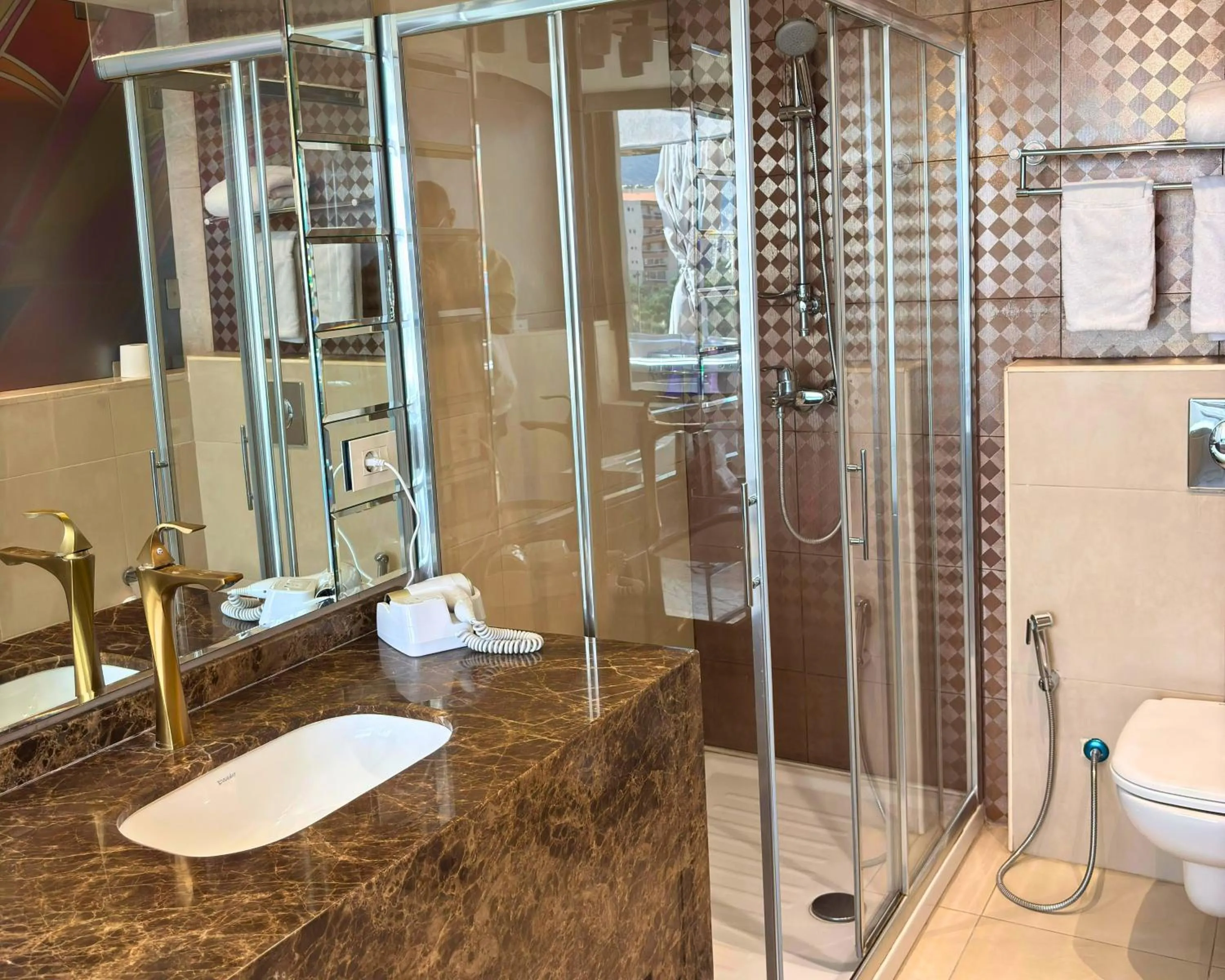 Shower in Hotel Xperience