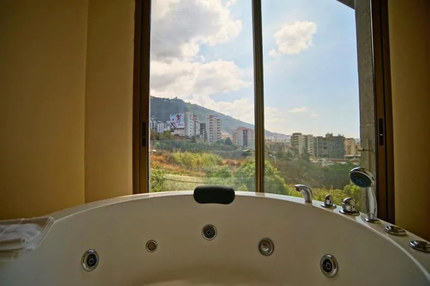 Hot Tub in Hotel Xperience