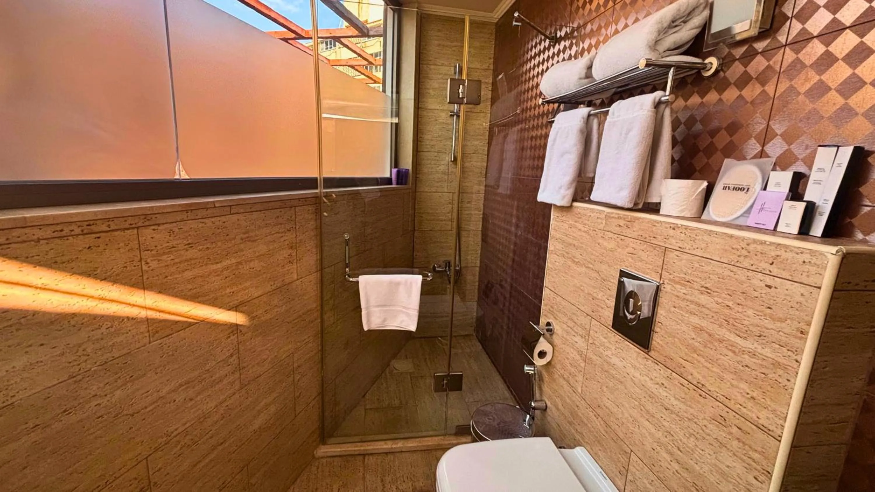 Shower in Hotel Xperience