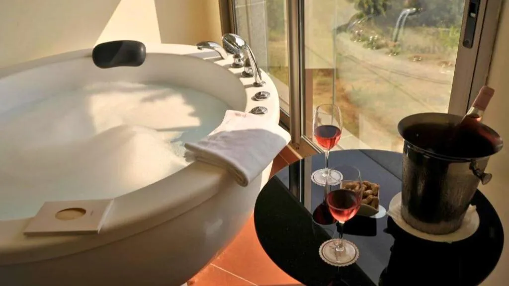 Hot Tub in Hotel Xperience