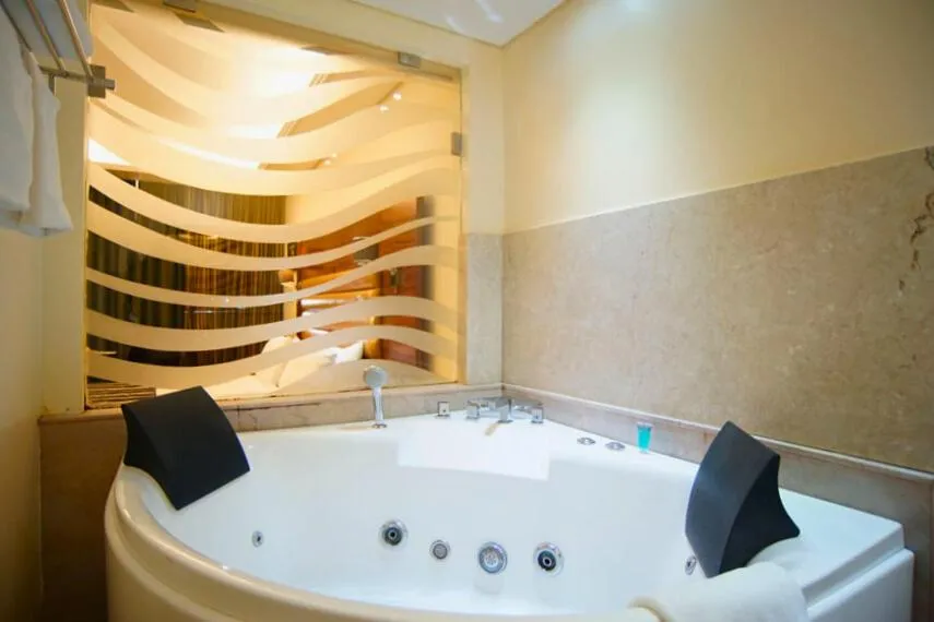 Hot Tub in Hotel Xperience