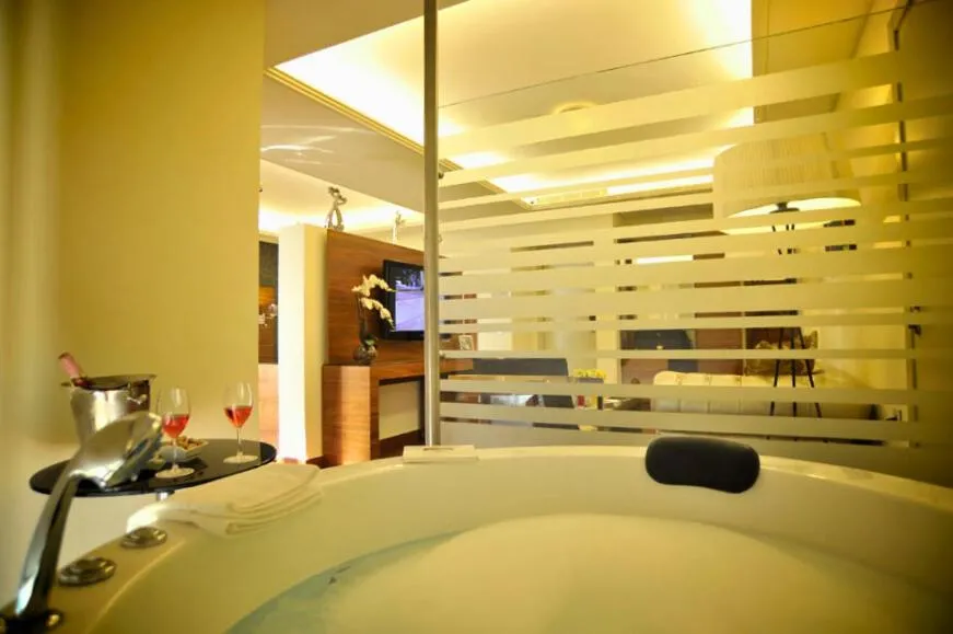Hot Tub in Hotel Xperience