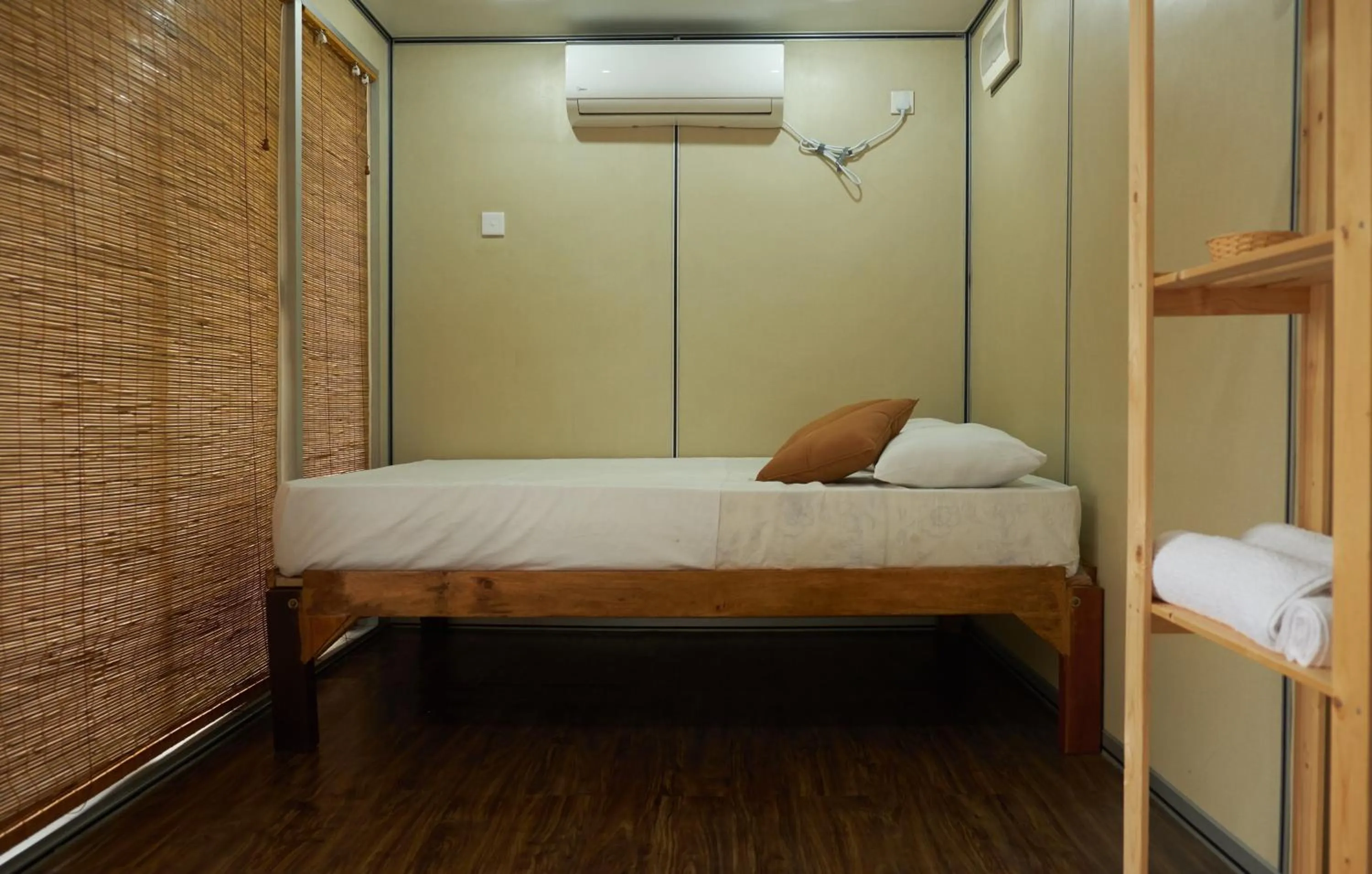 Bedroom, Bed in MA Villa Unawatuna