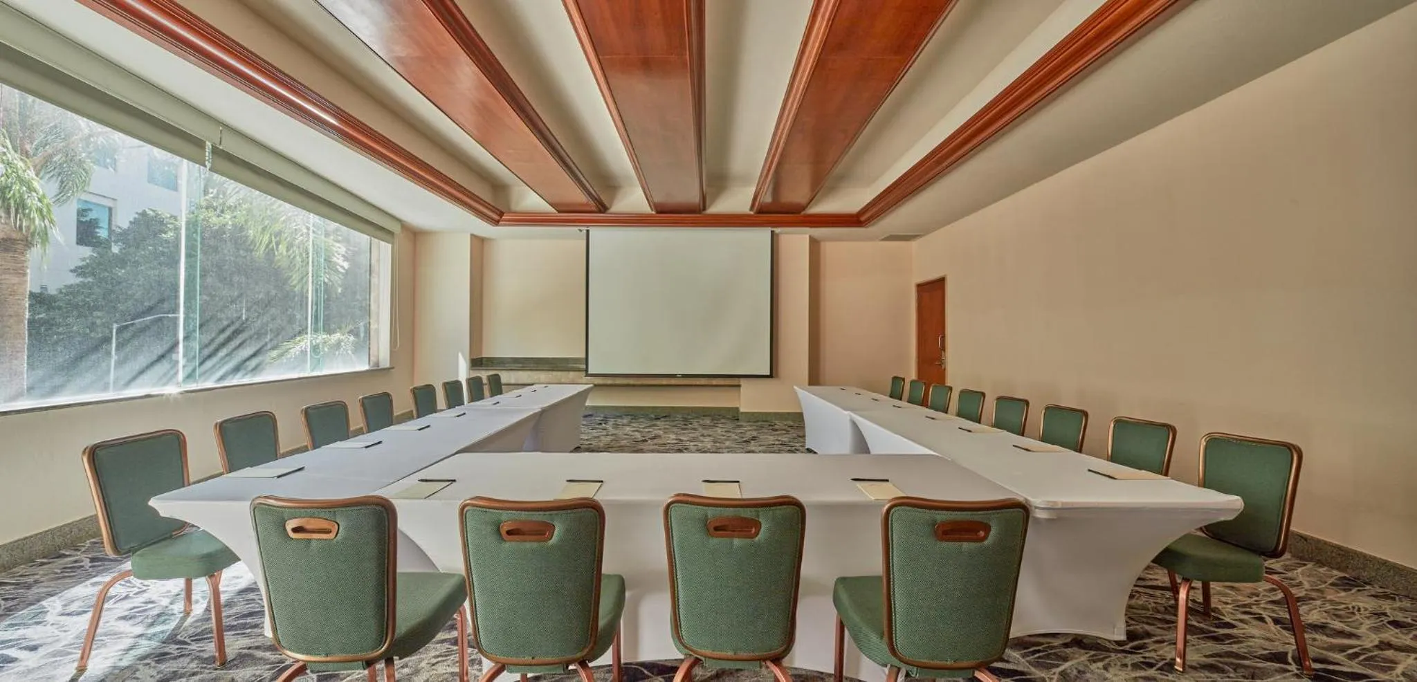 Meeting/conference room in Grand Fiesta Americana Guadalajara Country Club