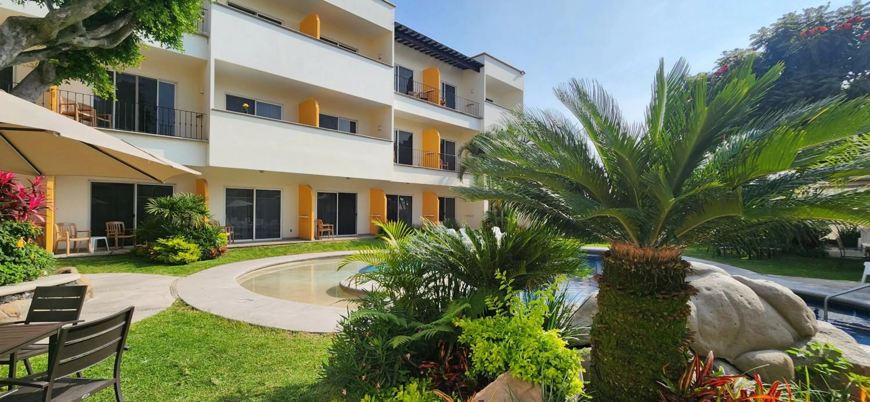 Property building in Casa Francisco