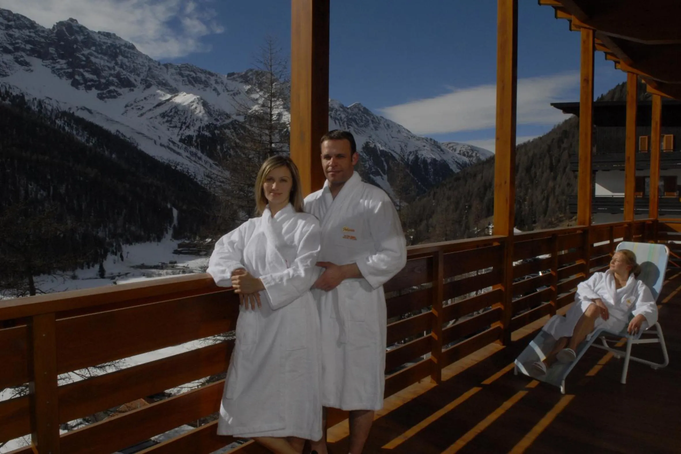 People in Hotel Zebru