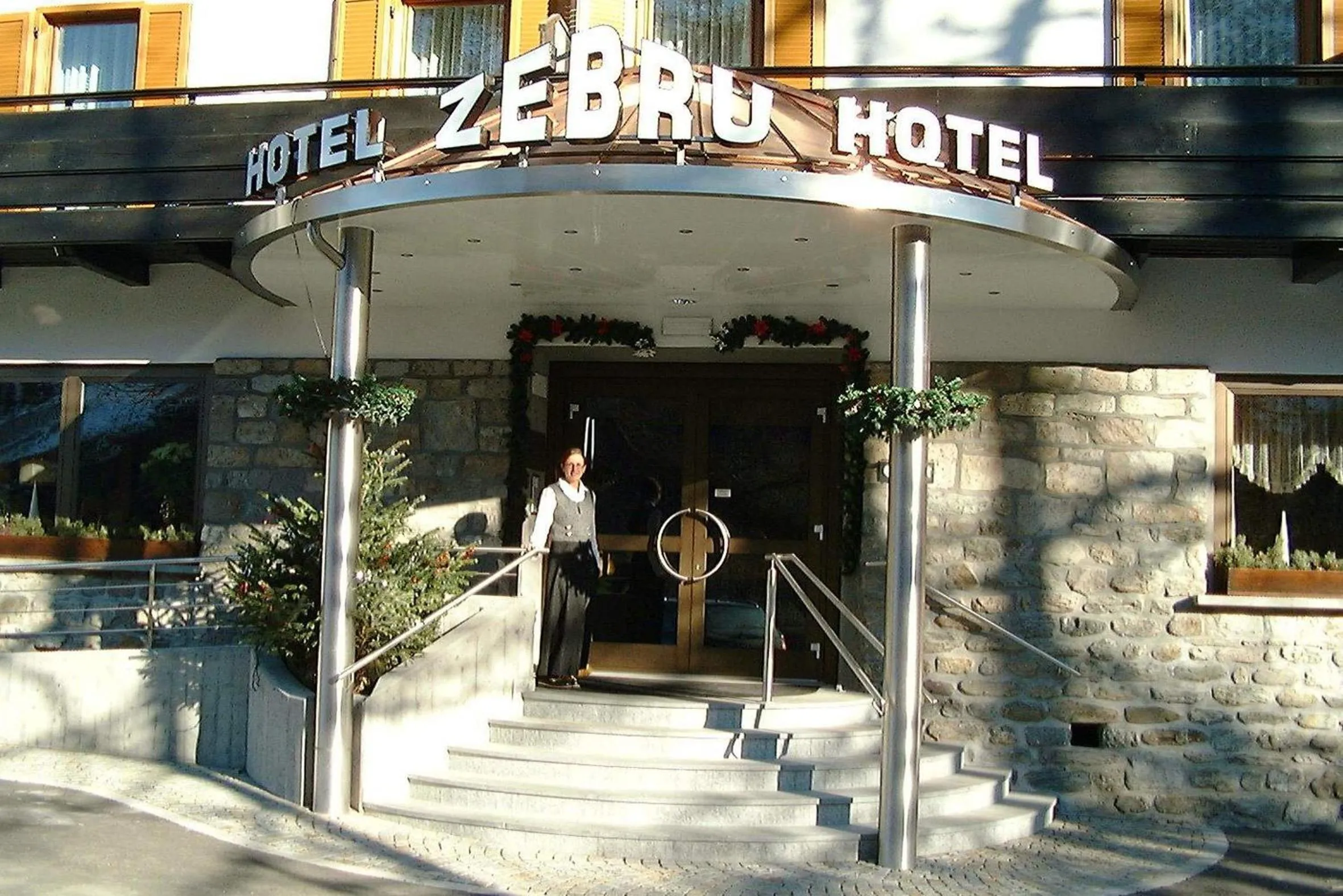 Facade/entrance in Hotel Zebru