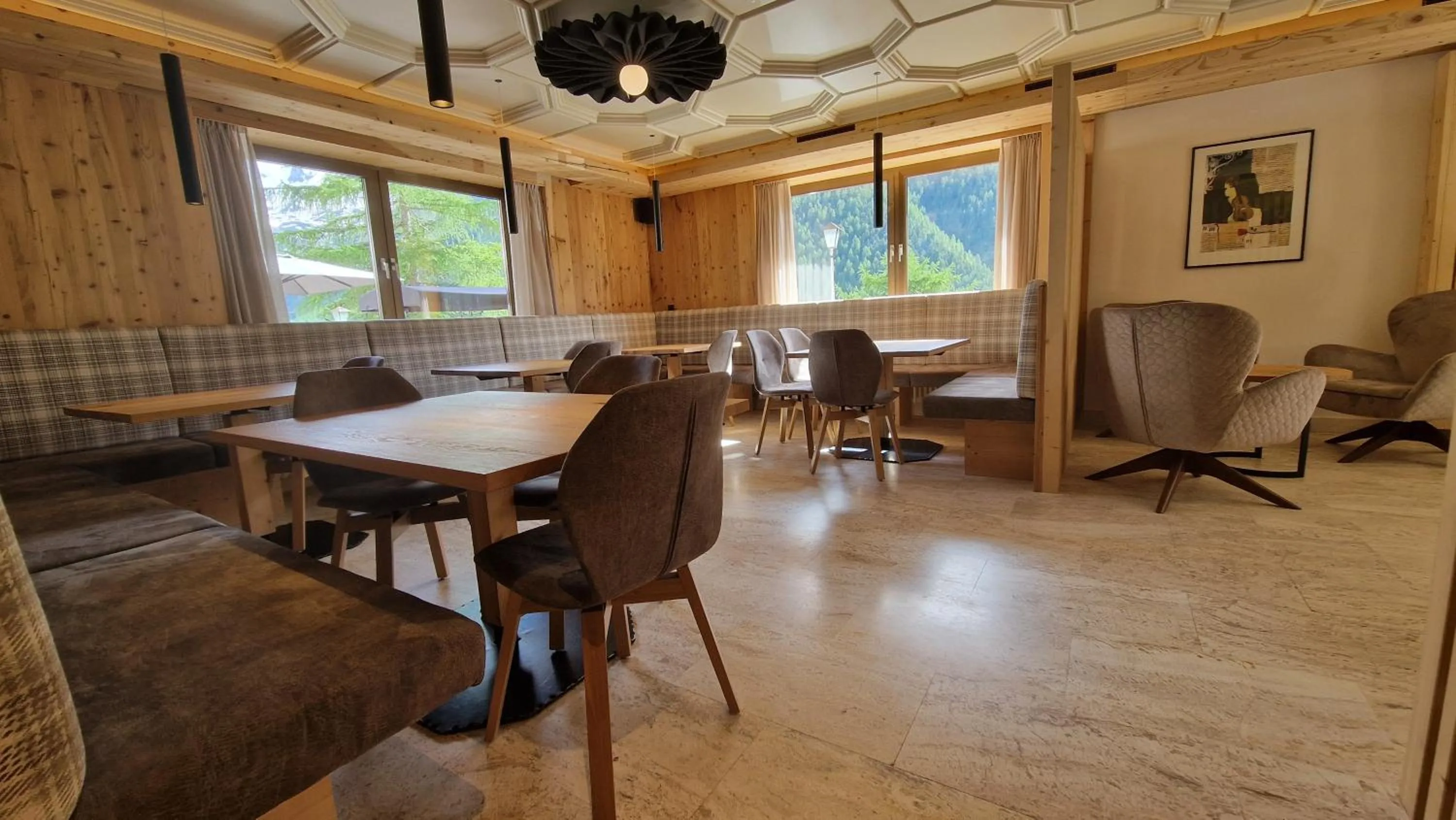 Lobby or reception in Hotel Zebru