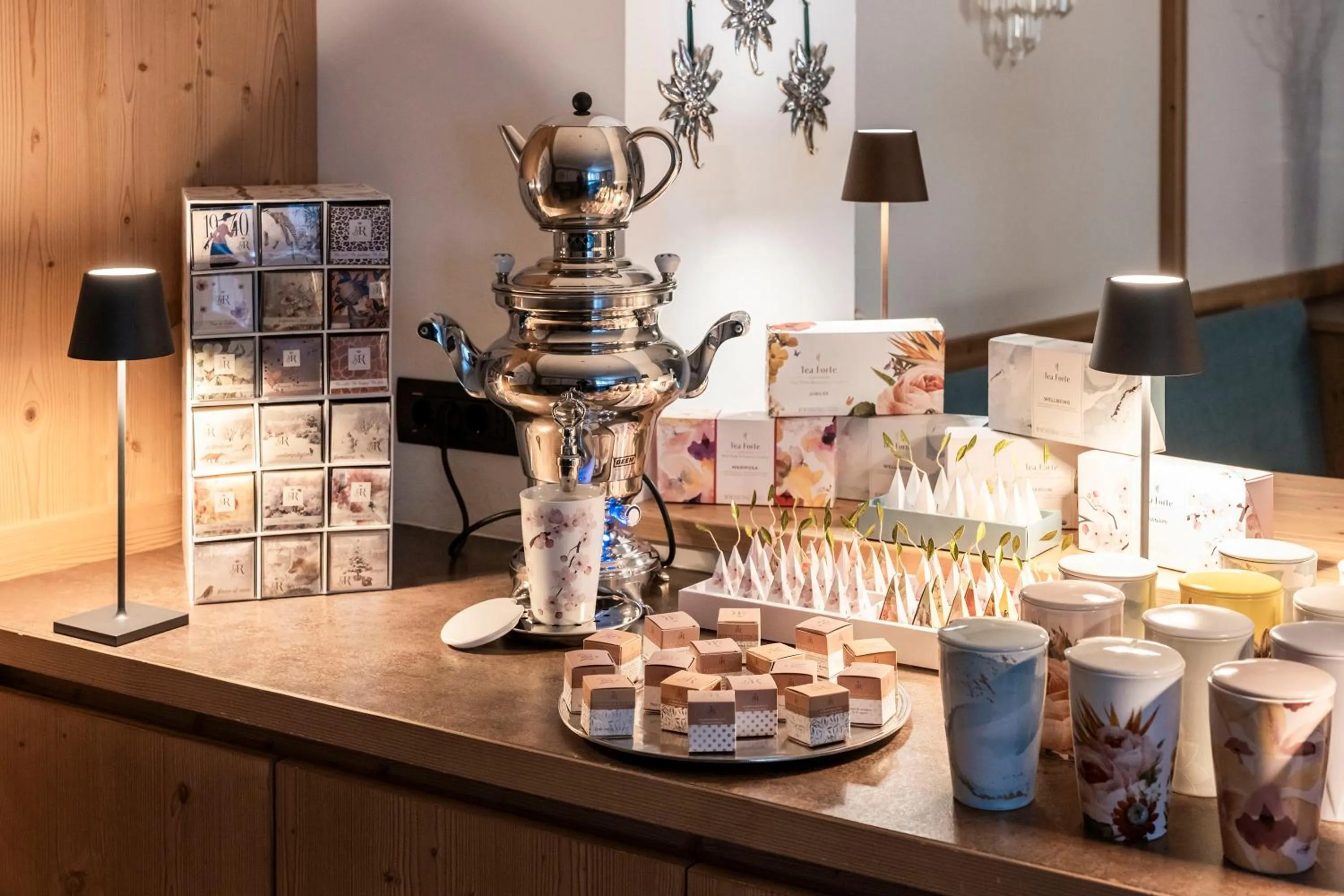 Restaurant/places to eat in Giardin Boutique Hotel B&B