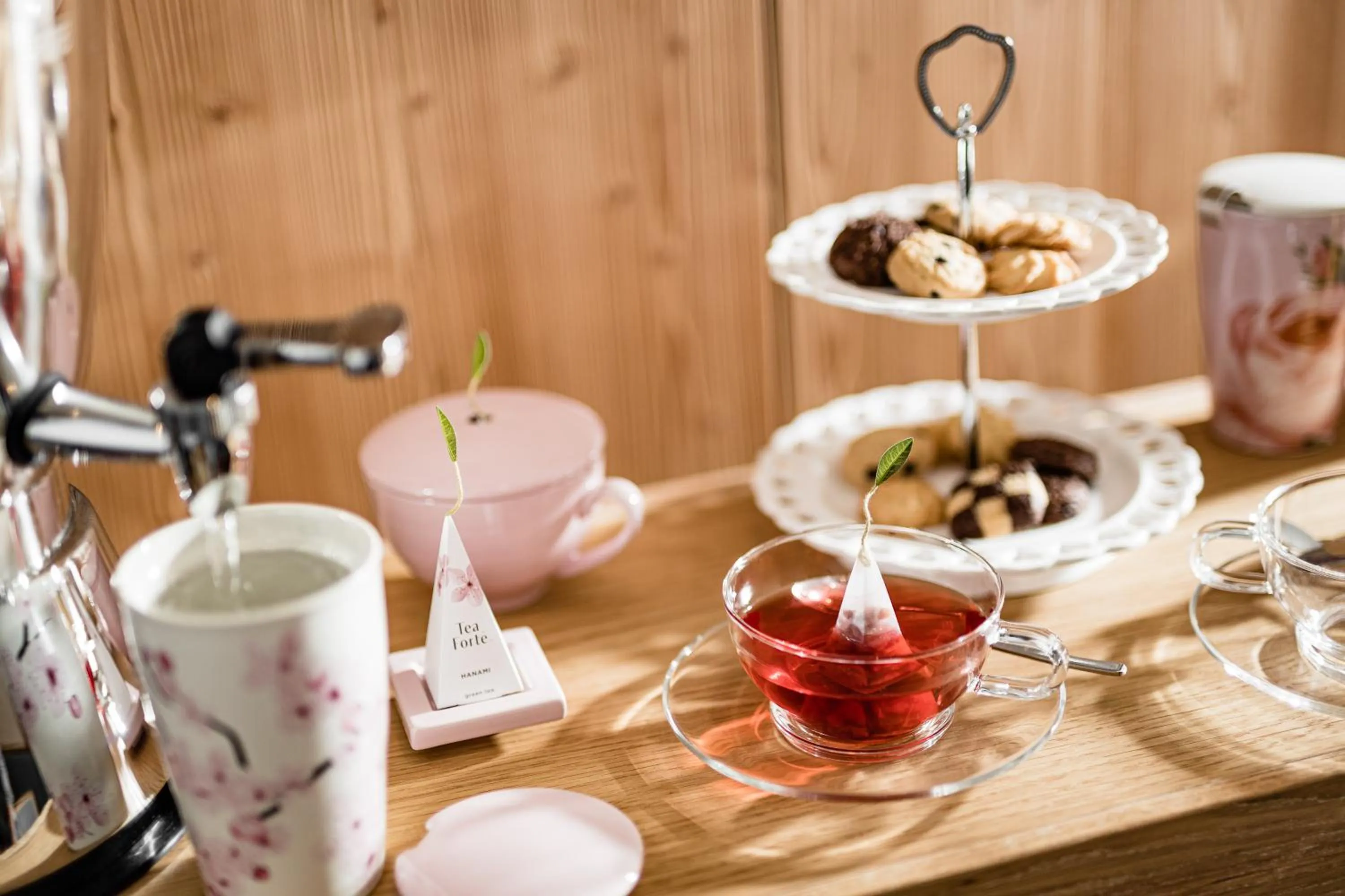 Coffee/tea facilities in Giardin Boutique Hotel B&B
