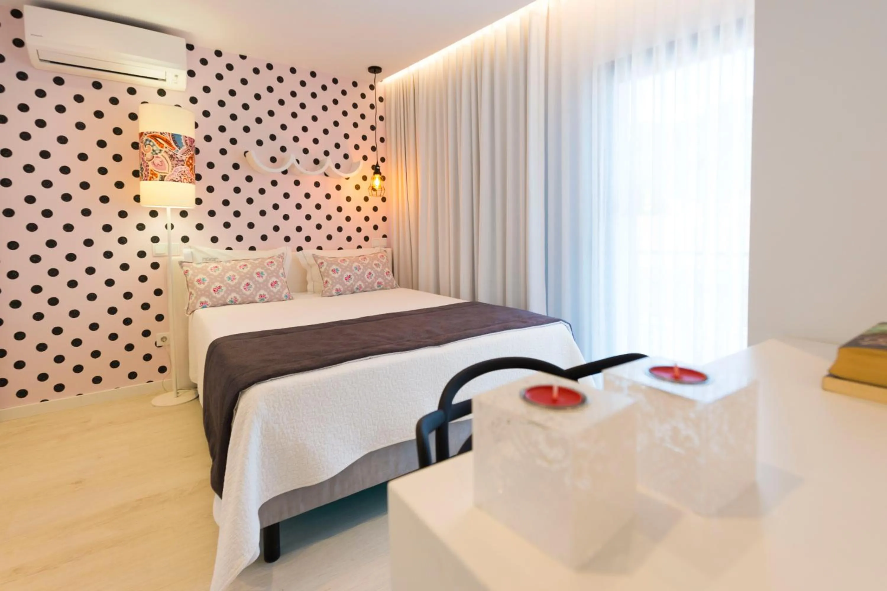 Photo of the whole room, Bed in Hotel Magic