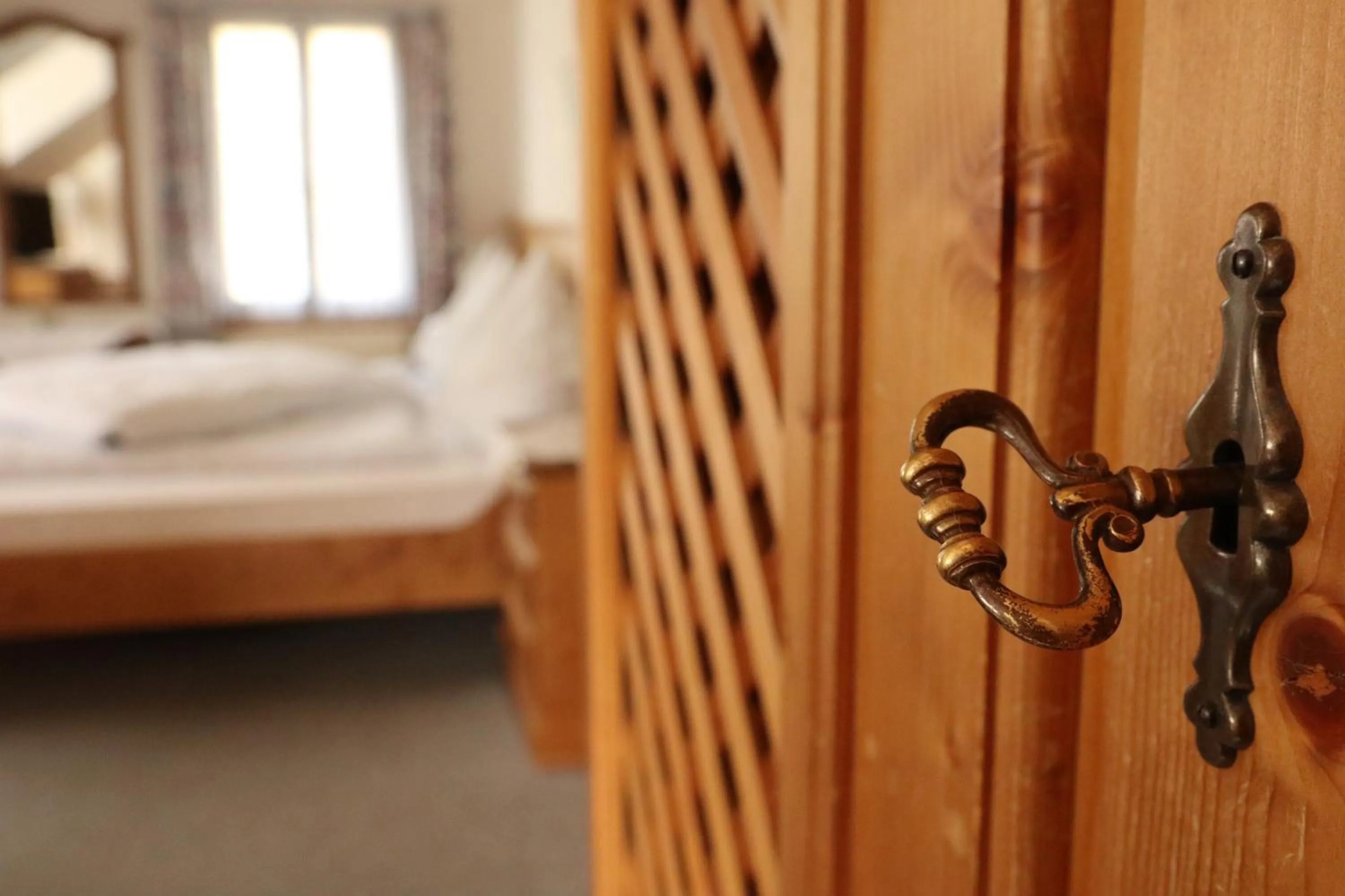 wardrobe, Bed in Hotel Restaurant Rössli