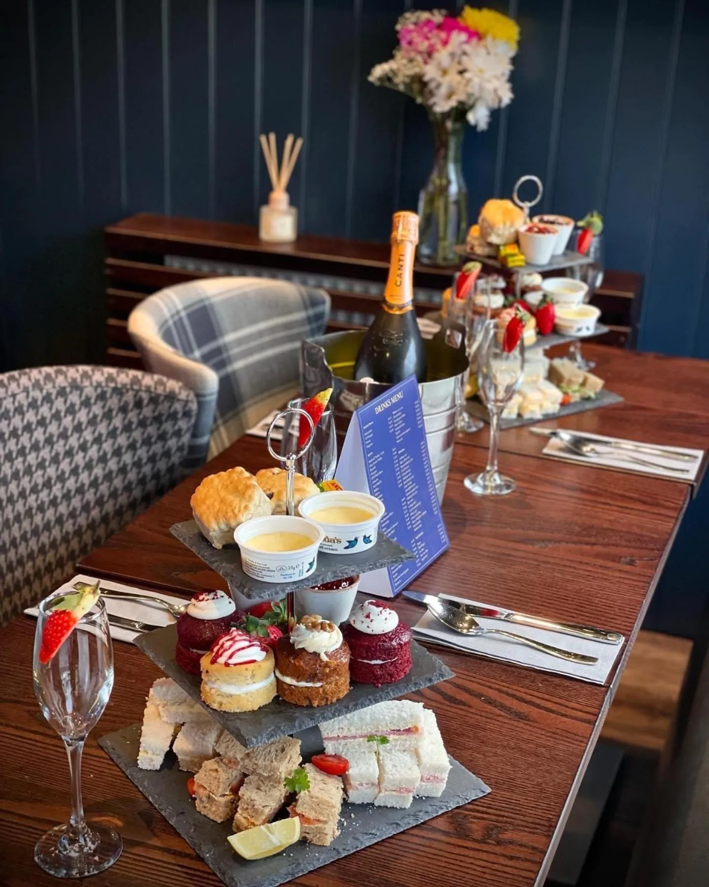 Food and drinks in The Ranald Hotel