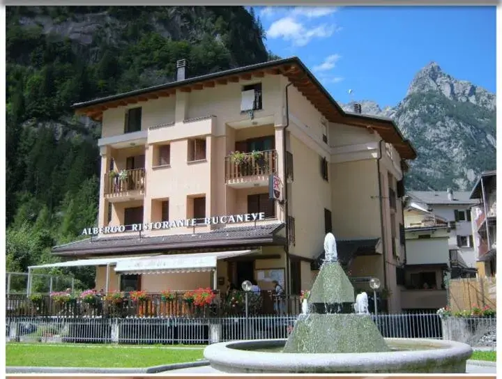 Hotel ristorante Bucaneve Hotel ristorante Bucaneve