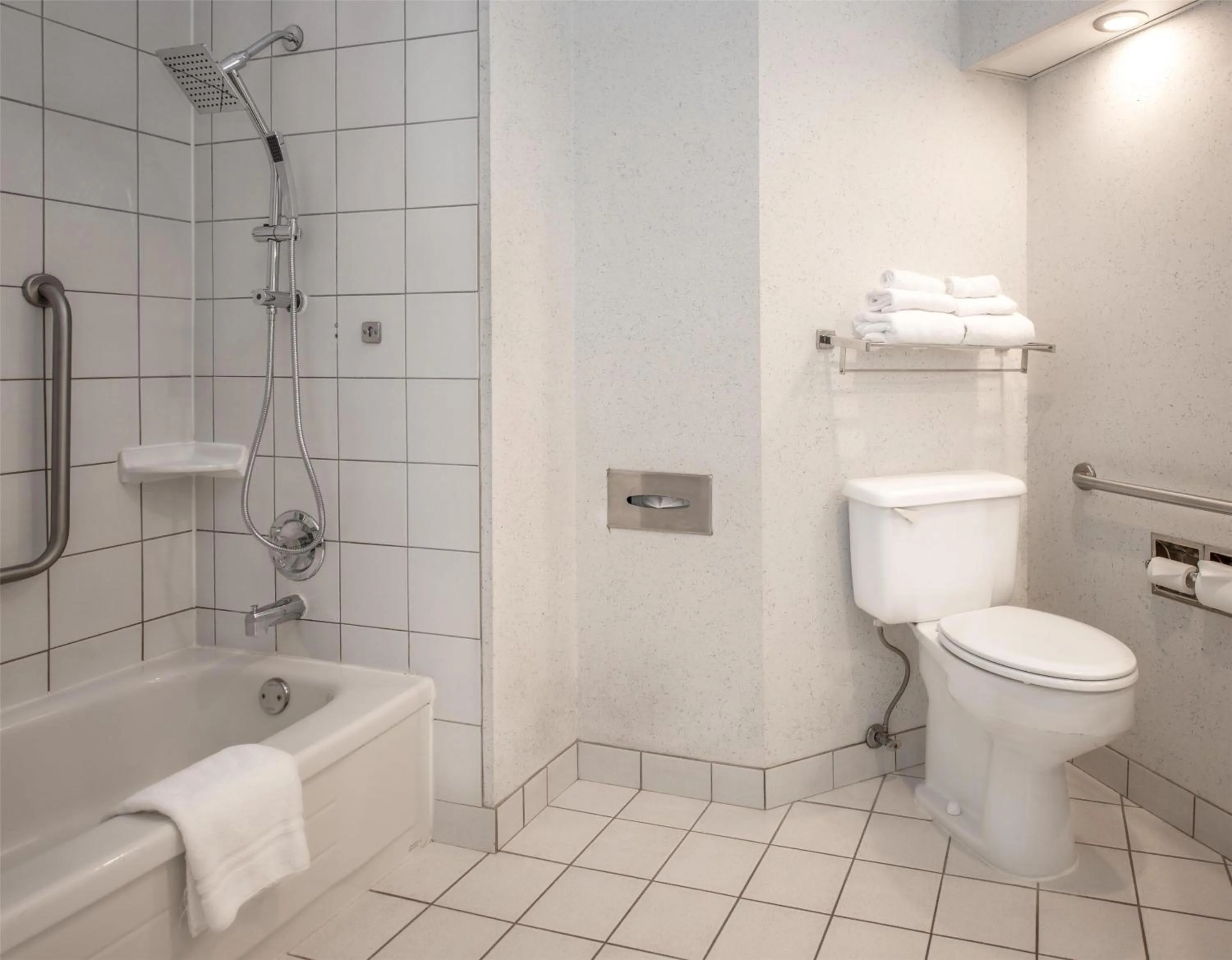 Bathroom in Coast Lonsdale Quay Hotel