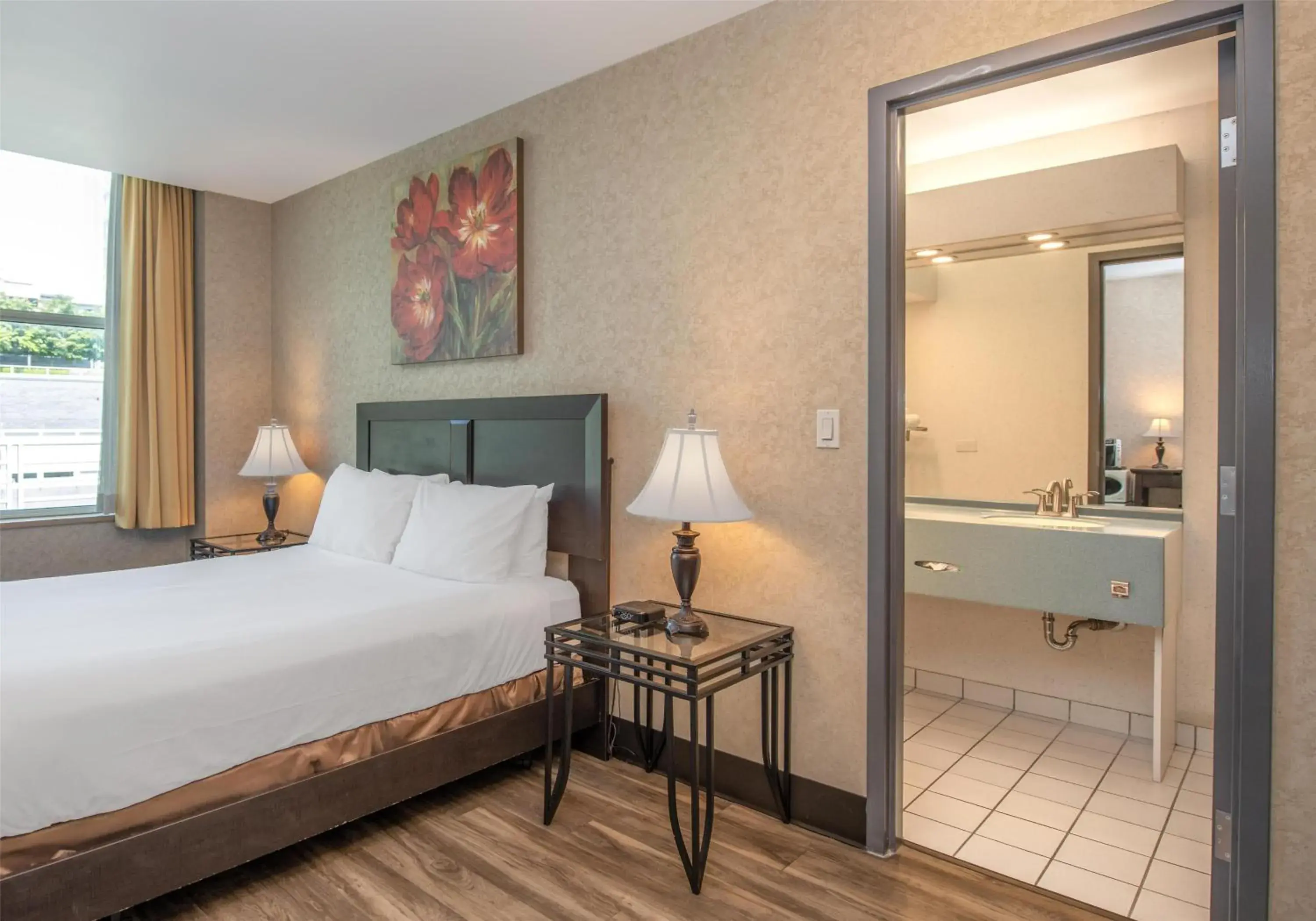 Bedroom, Bed in Coast Lonsdale Quay Hotel Bedroom, Bed in Coast Lonsdale Quay Hotel