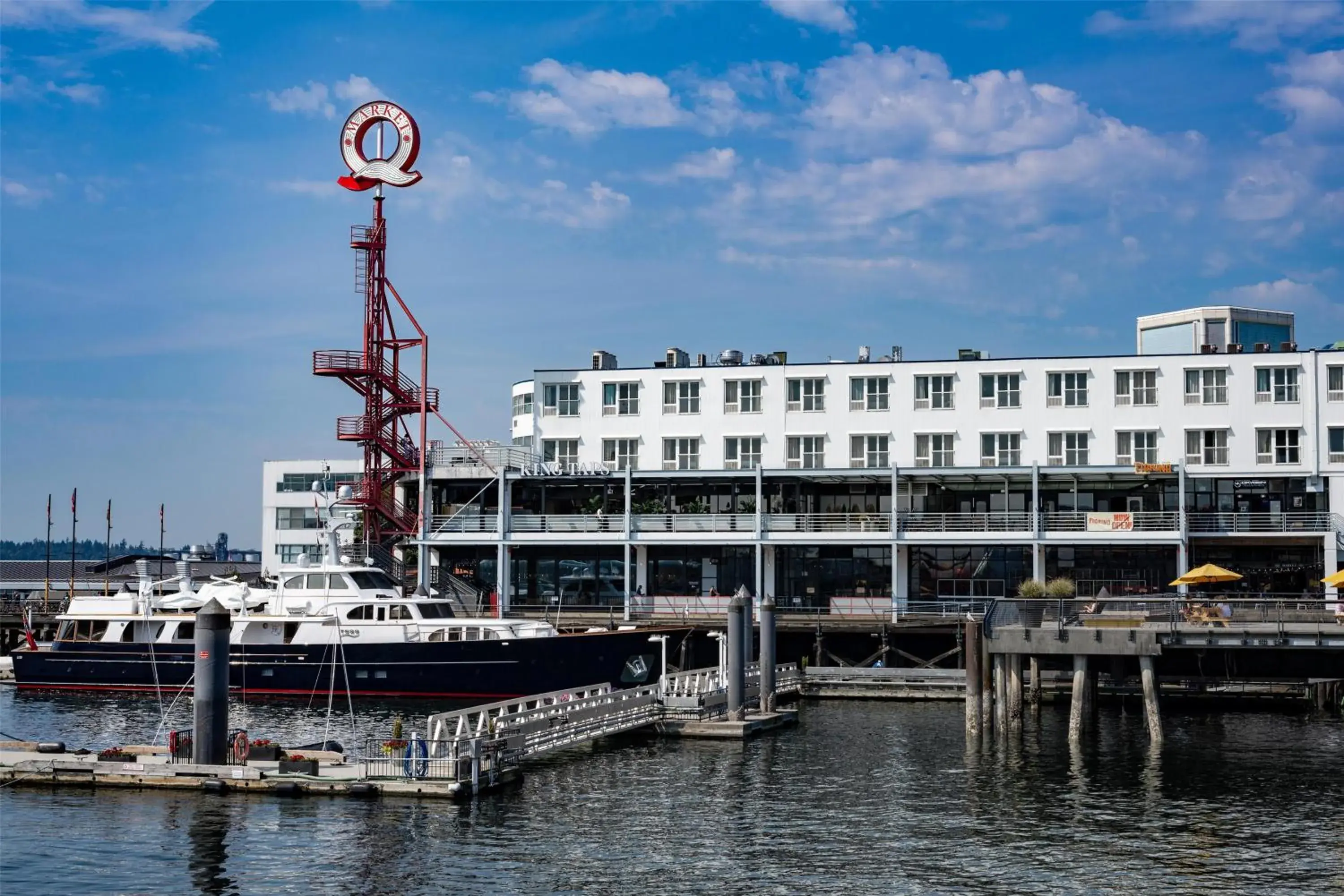 Property building in Coast Lonsdale Quay Hotel Property building in Coast Lonsdale Quay Hotel