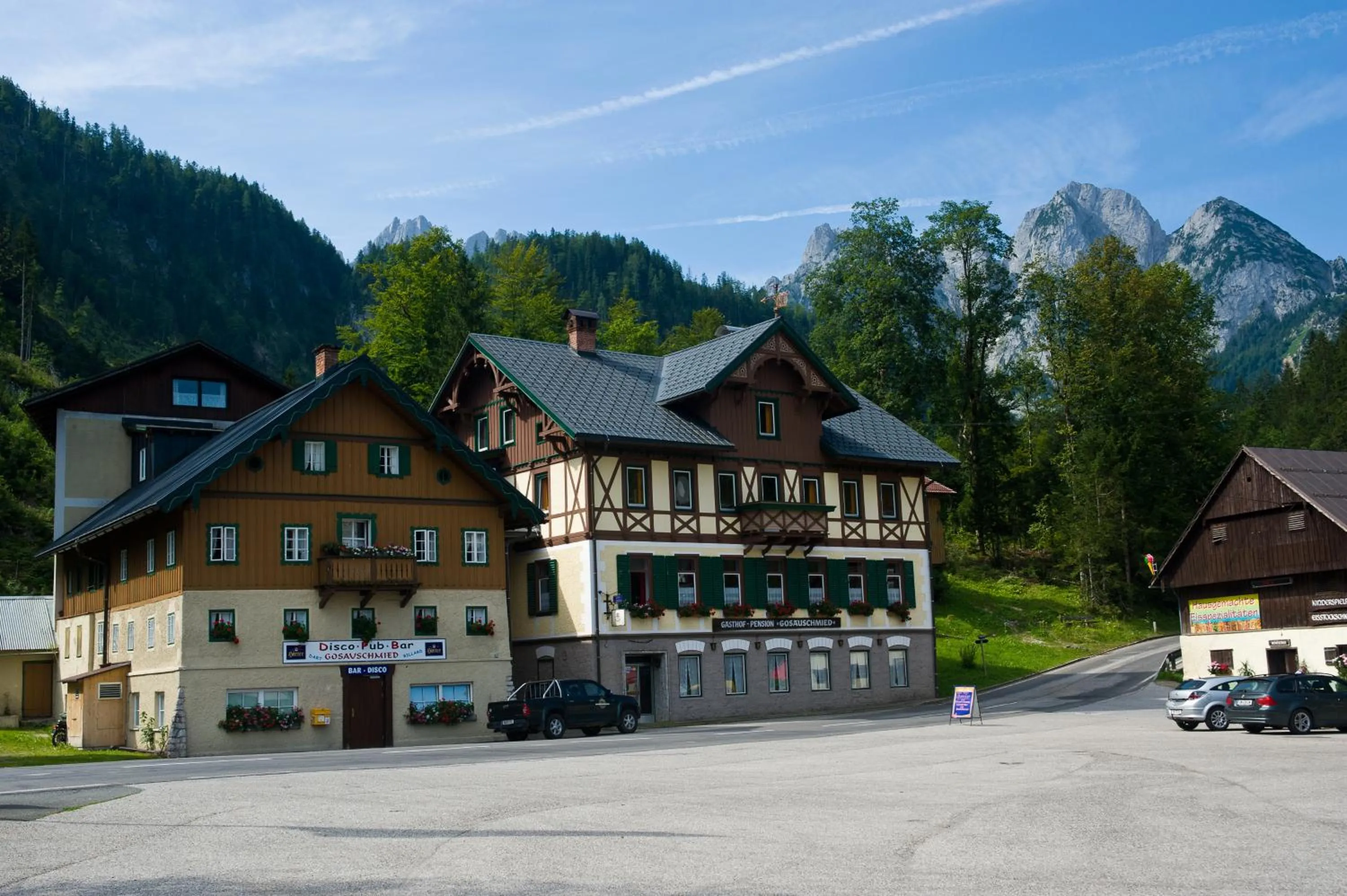 Facade/entrance in Jugendgästehaus Gosauschmied
